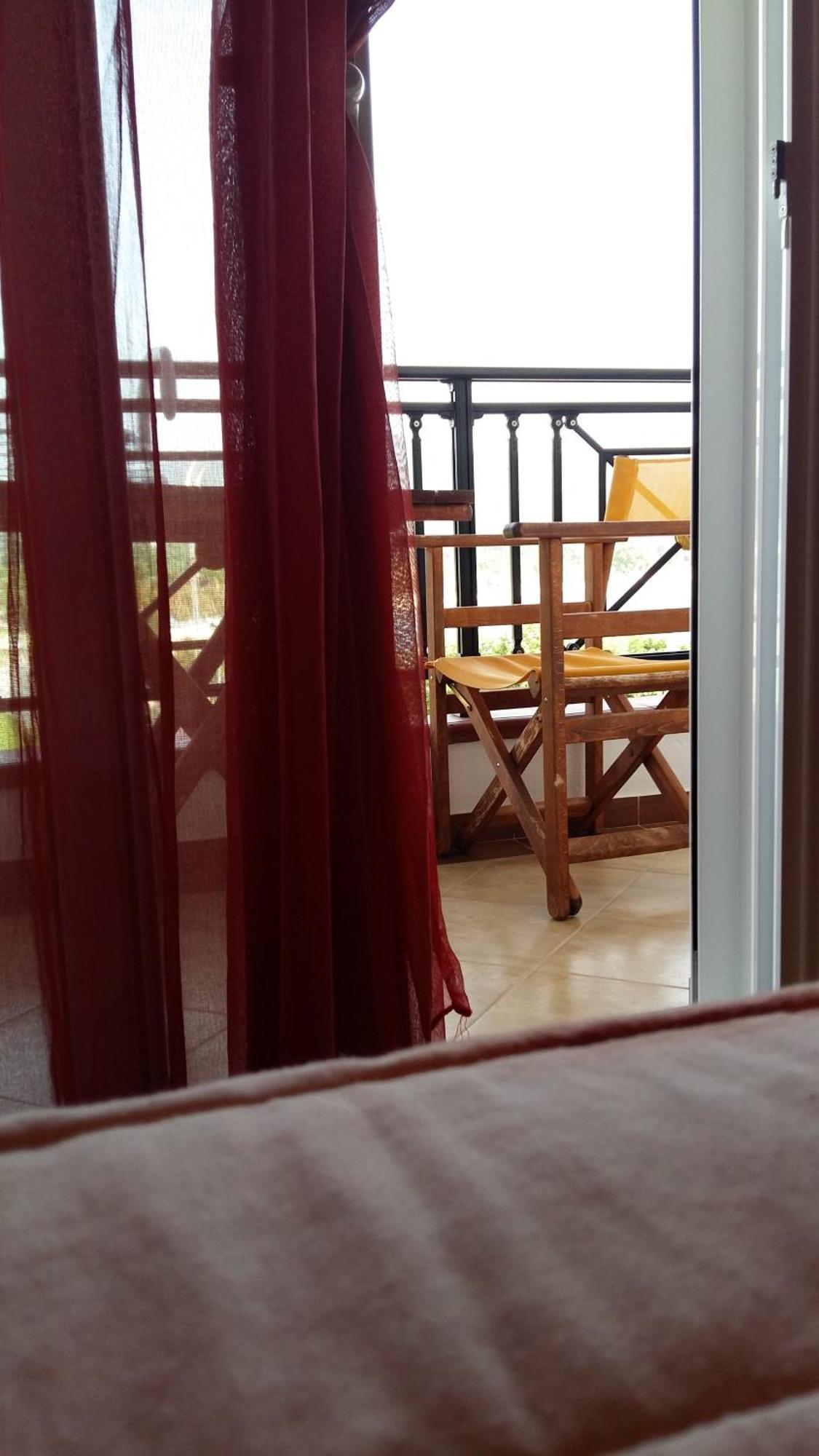 La Luna Studios Apartment Neos Marmaras