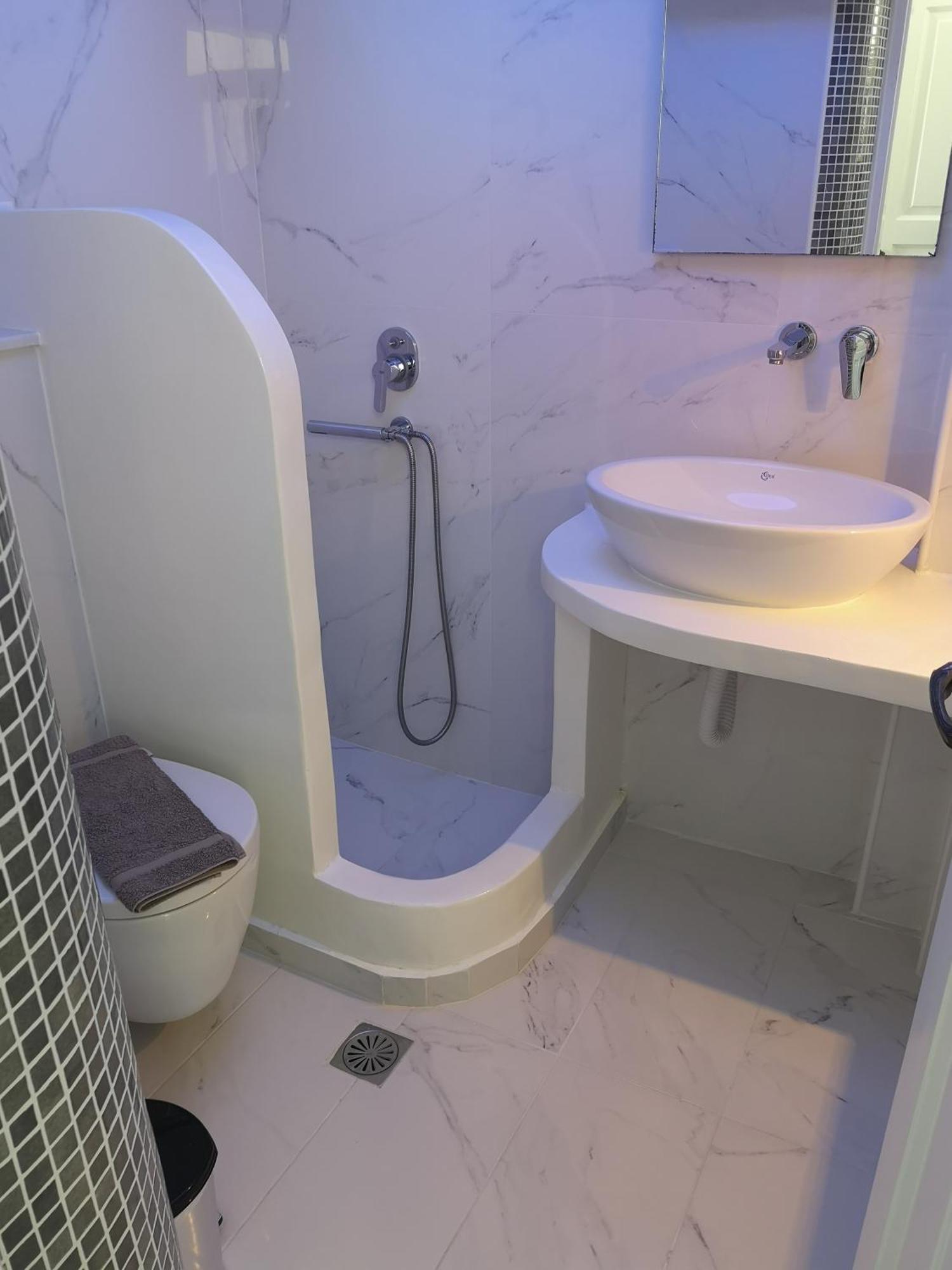 Zeus Aparthotel