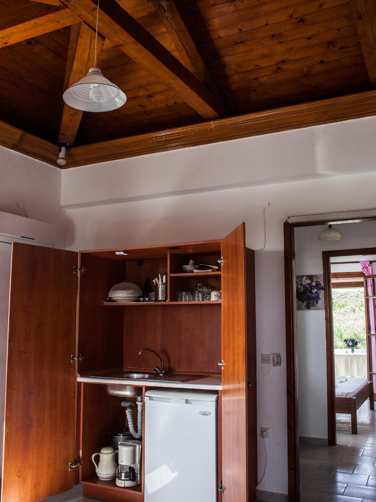 Areti Orfeas Studios Apartment