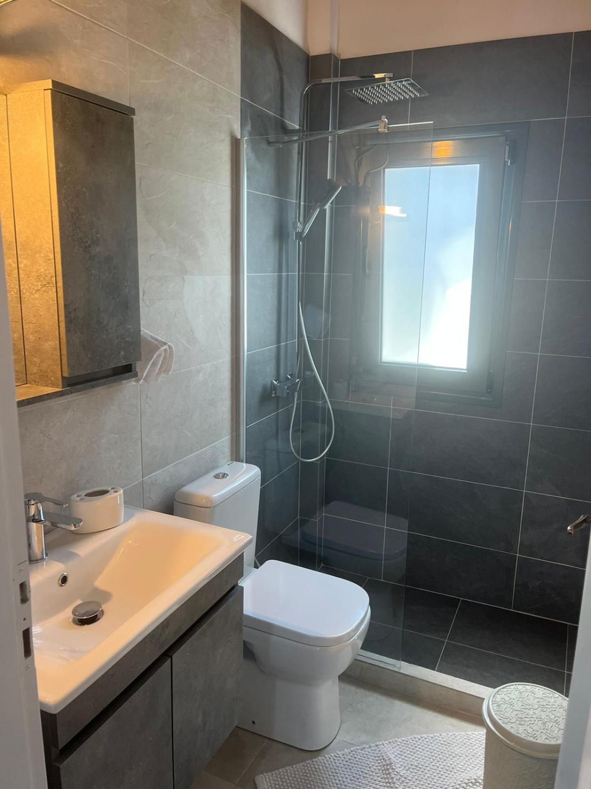 Apollon-artemis Apartment
