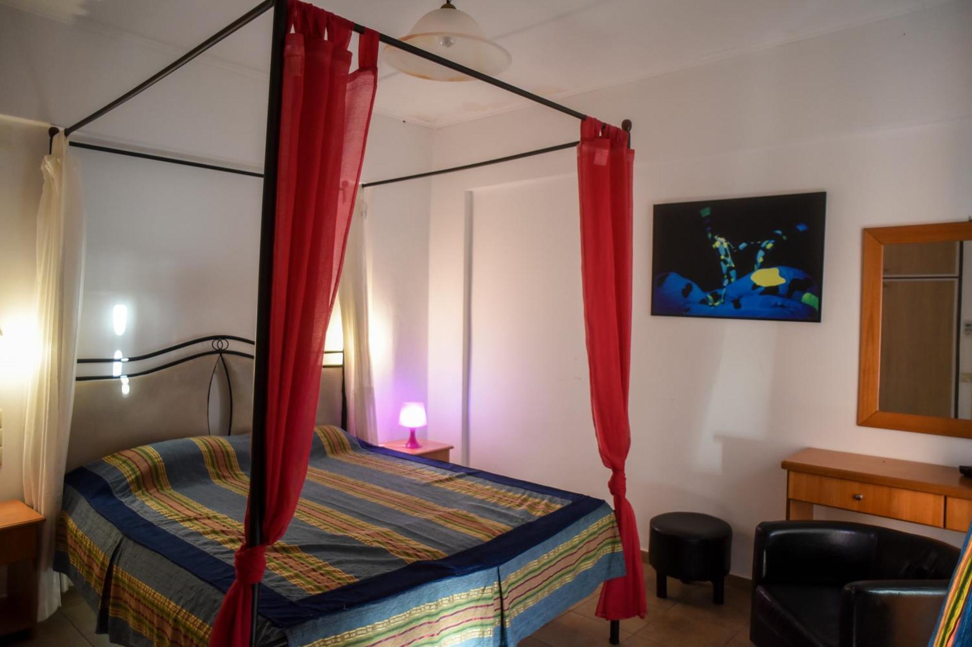 Mikro Xorio 3* Vathi (Peloponnese)