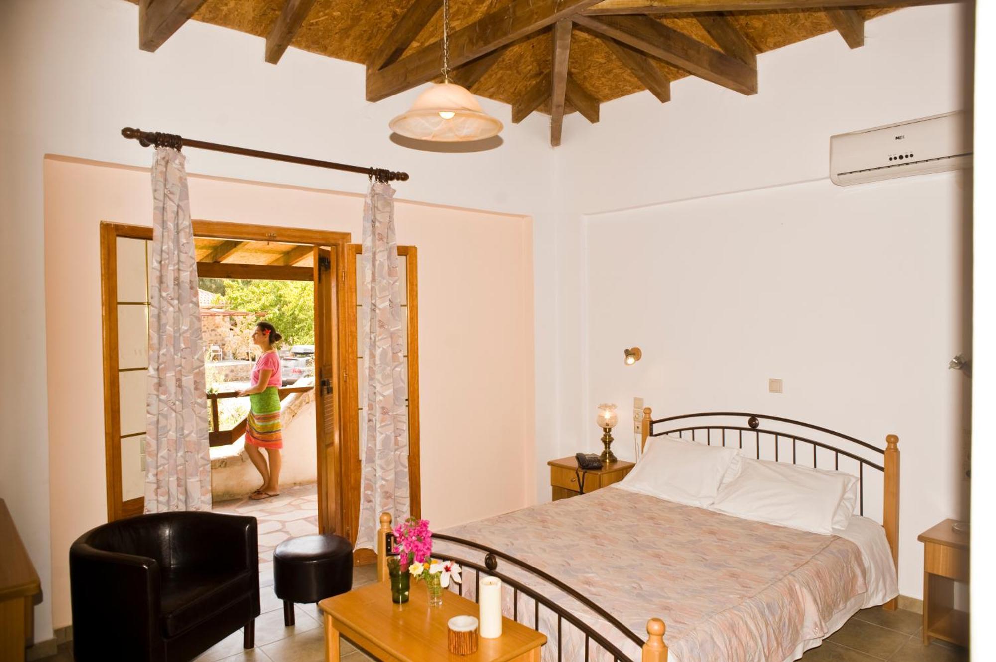 Aparthotel Mikro Xorio Vathi (Peloponnese)