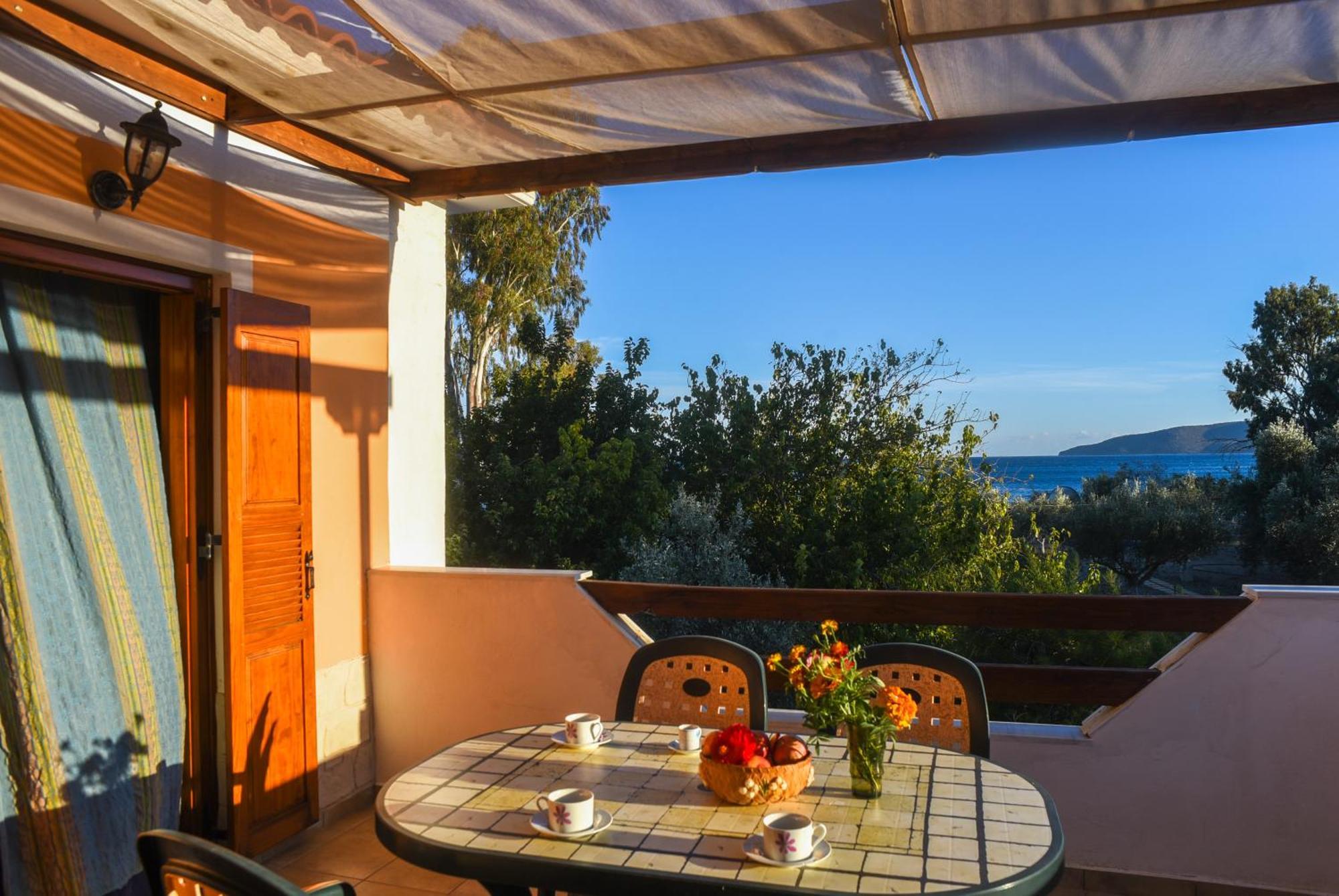 Mikro Xorio Aparthotel Vathi (Peloponnese)