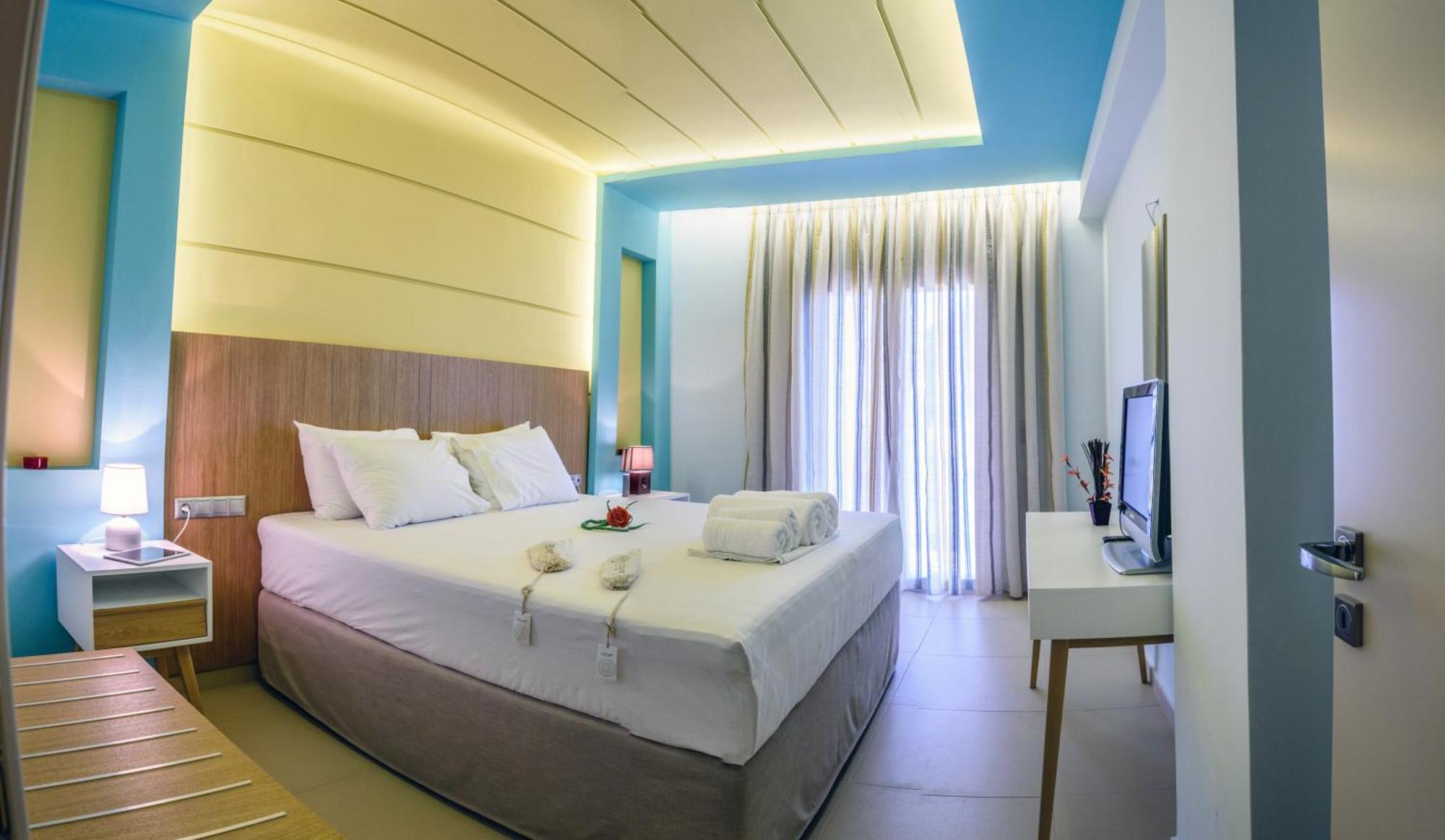 Aparthotel Ionion & 3*