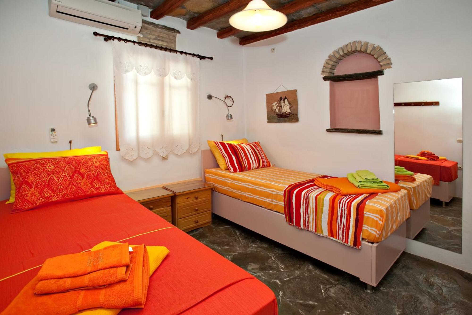Tinos Habitart * Triandaros (Tinos)