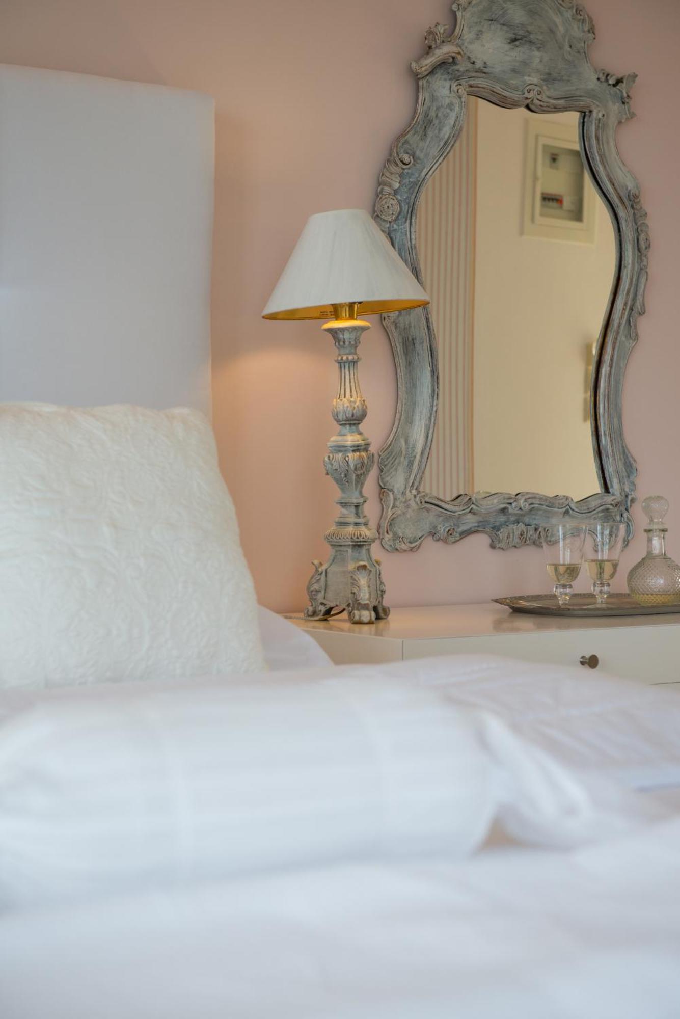 Mare Monte Small Boutique Chrysi Ammoudia