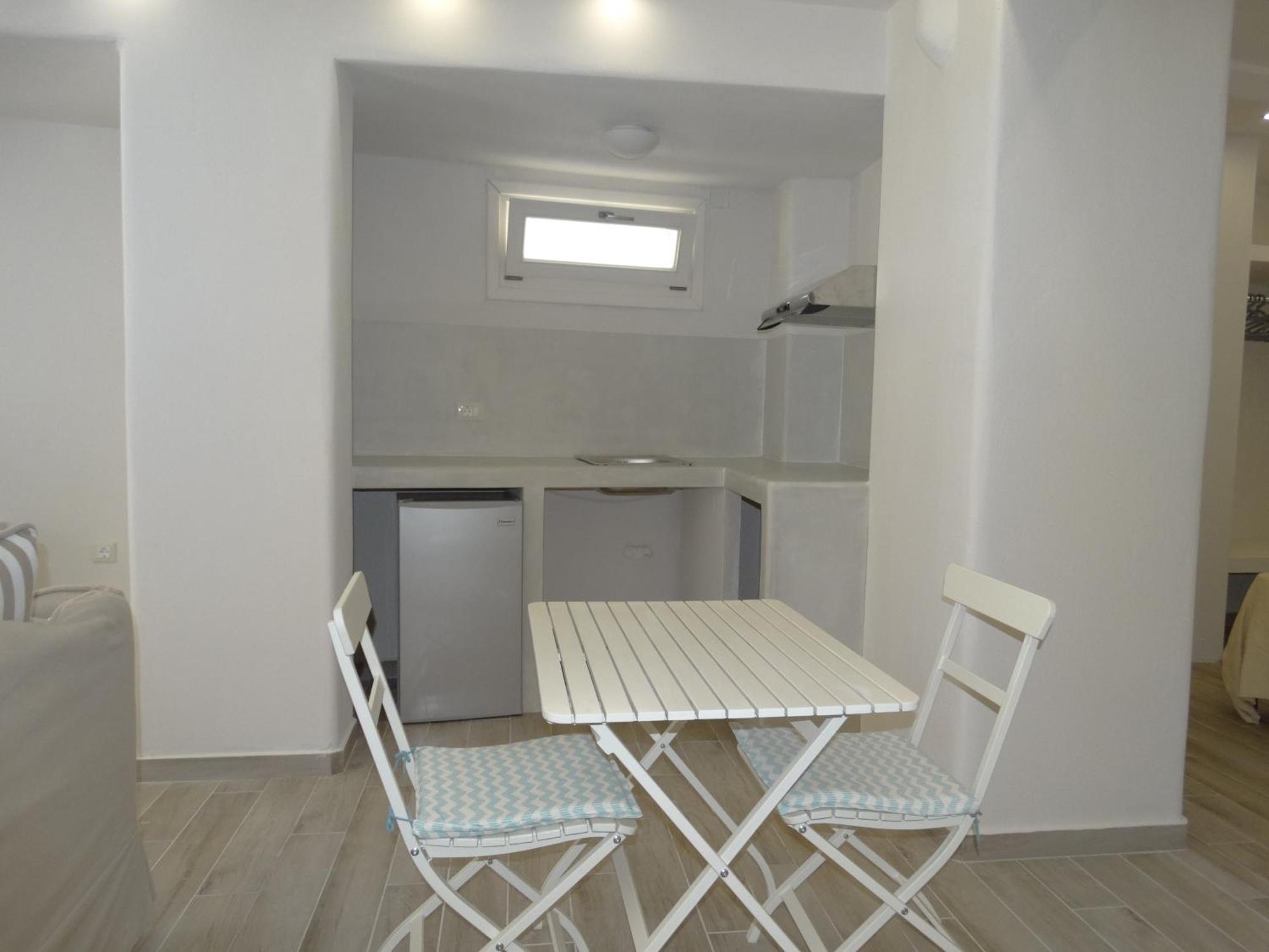 Guest house Naxos Oceamo 2*