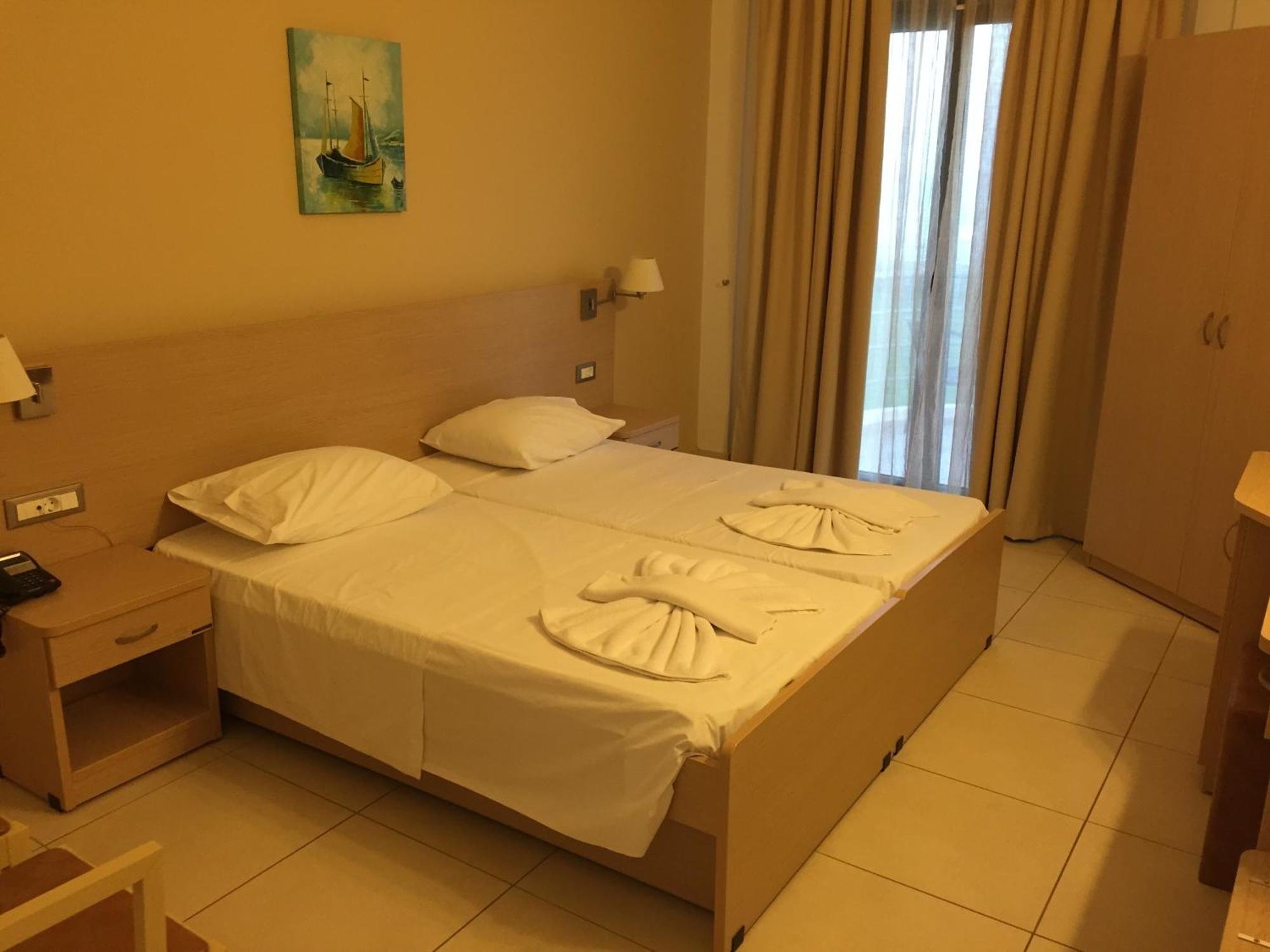 Hotel Ostria Kakovatos 3*