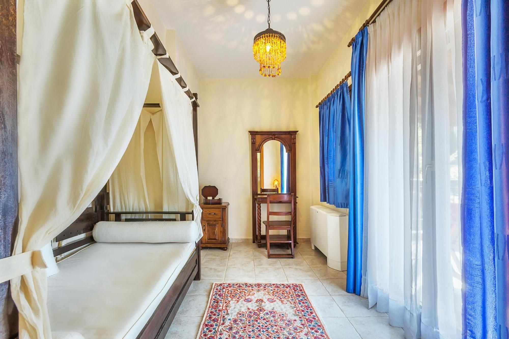 Akritas Ef Zin & Villa Paliouri