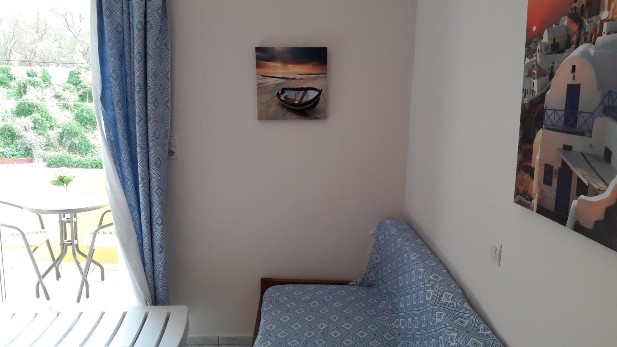 Orange Apartment *