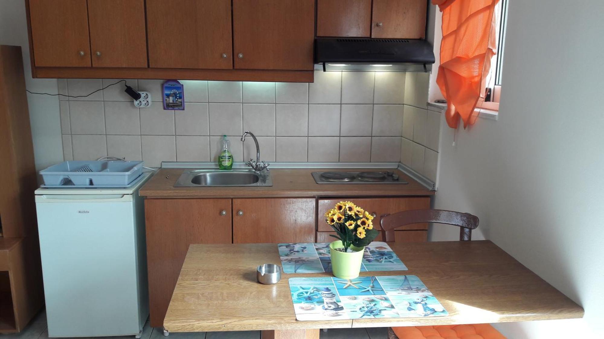Orange Apartment *