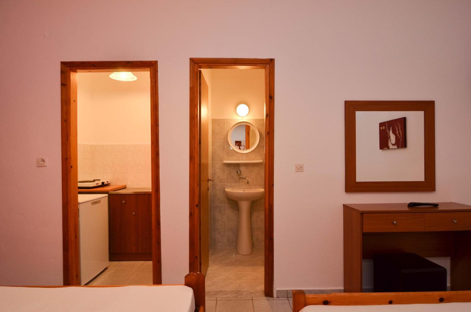 Giannis Aparthotel