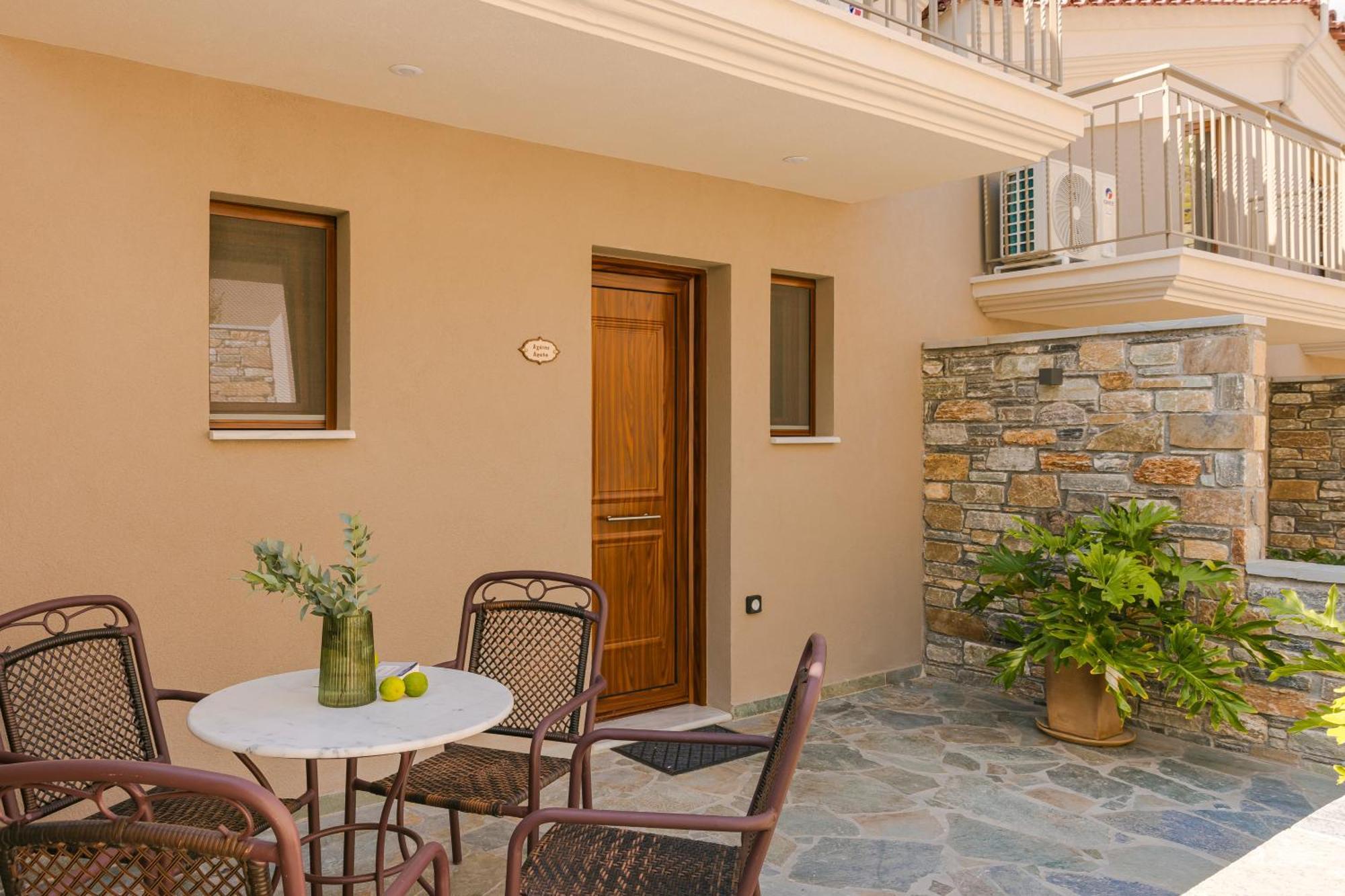 Paramithenio Village & Aparthotel Agioi Apostoloi (Evia)