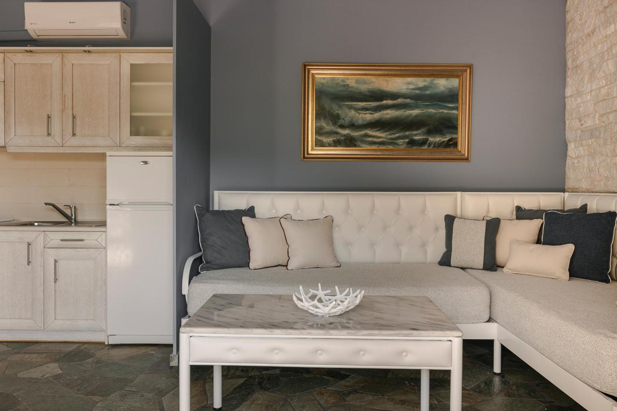 Aparthotel Paramithenio Village &