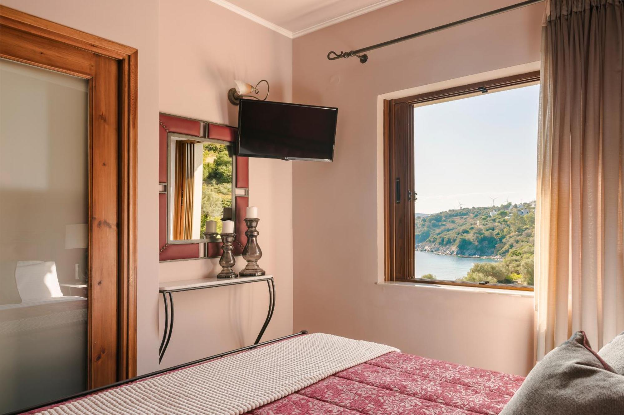 Paramithenio Village & Aparthotel