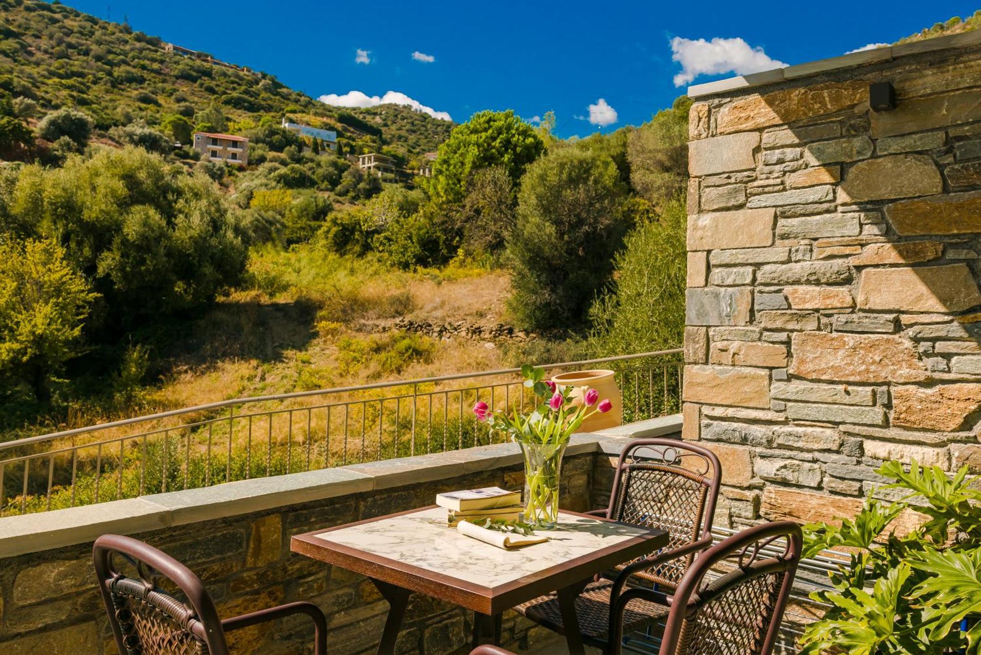 Paramithenio Village & * Agioi Apostoloi (Evia)