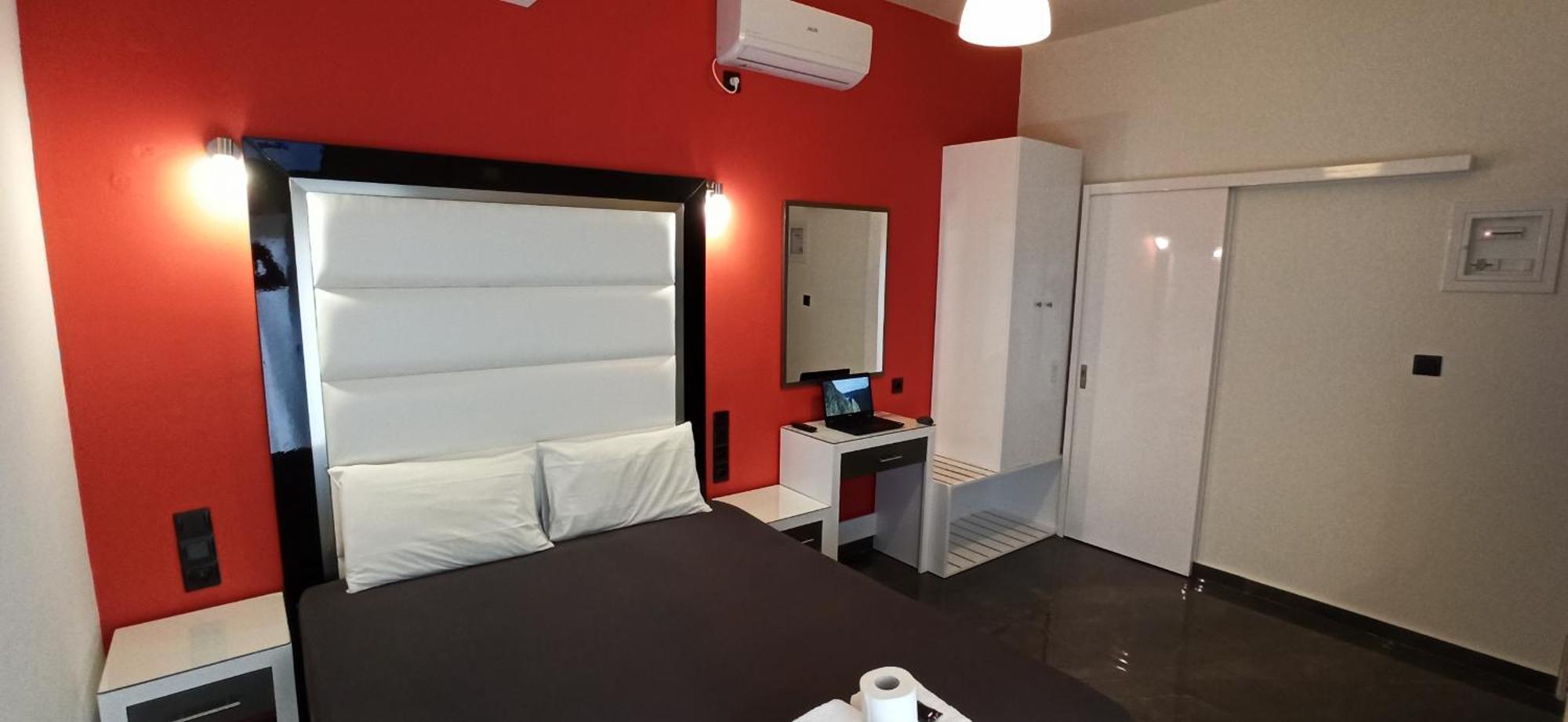 Spiros Guest house 2*