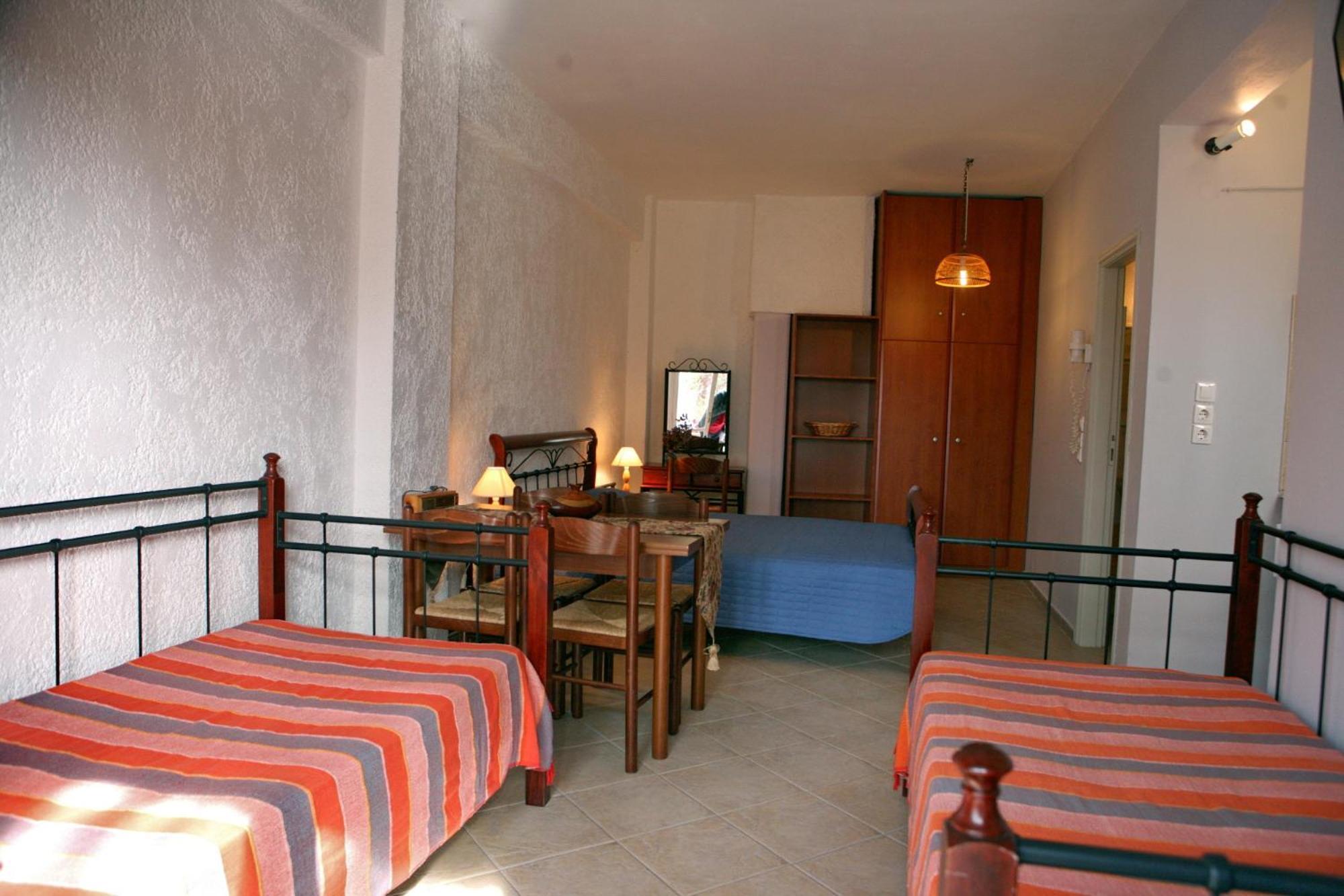 Aparthotel 9 Musses Skala Mistegnon