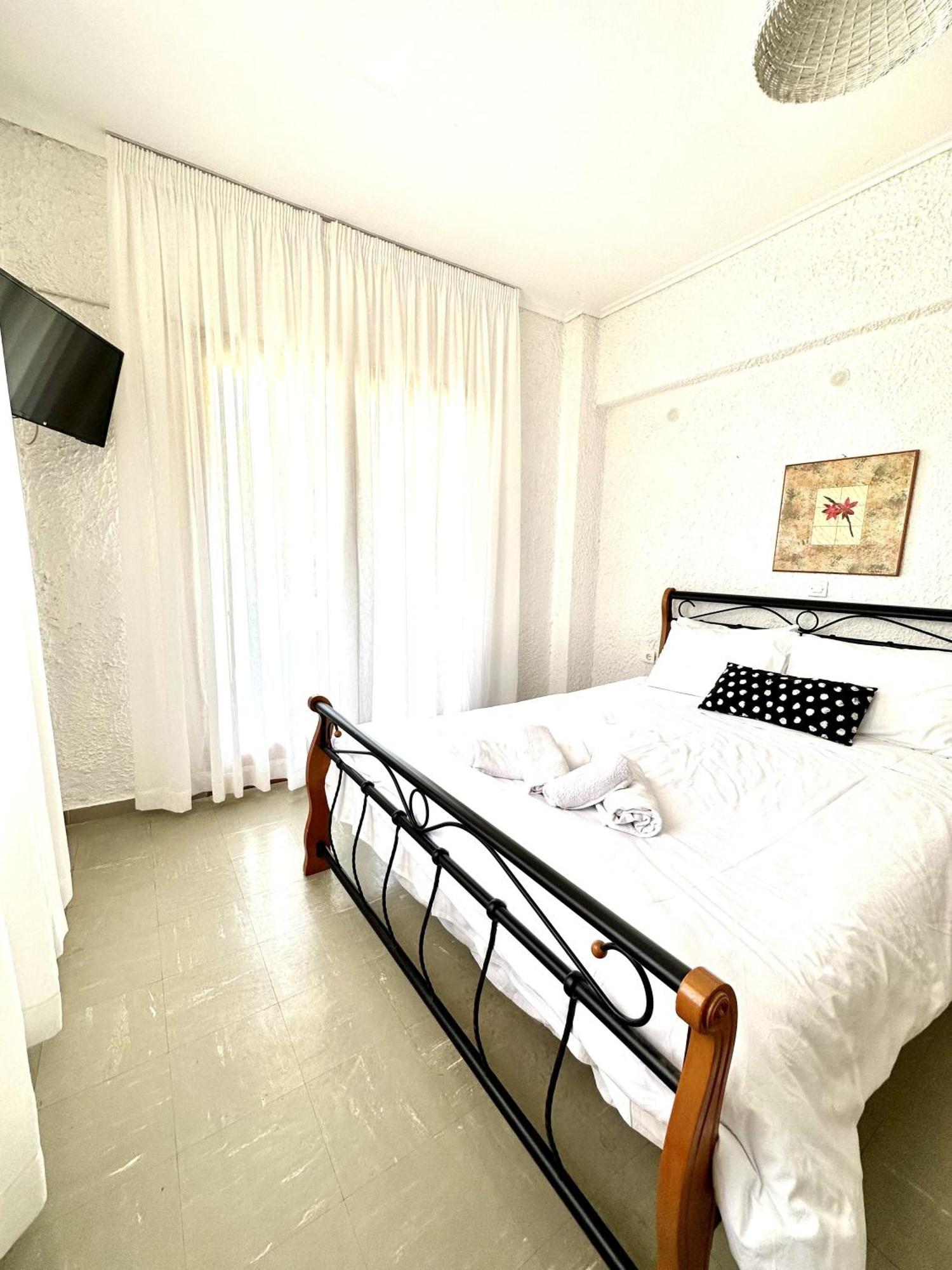 Aparthotel Katerina Neos Pirgos
