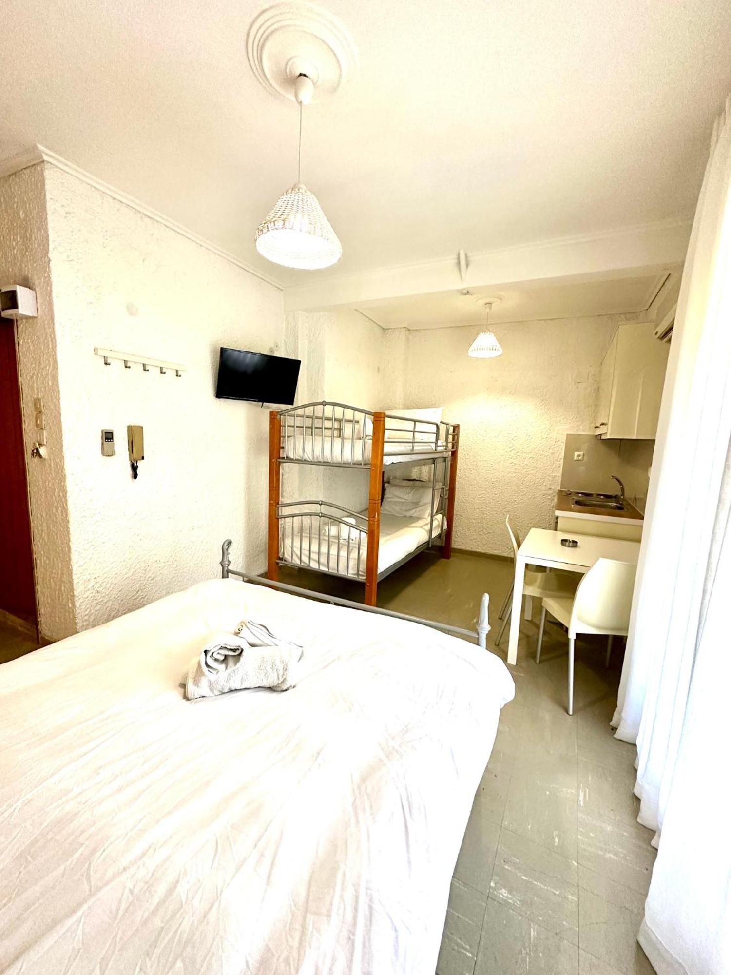 Aparthotel Katerina Neos Pirgos