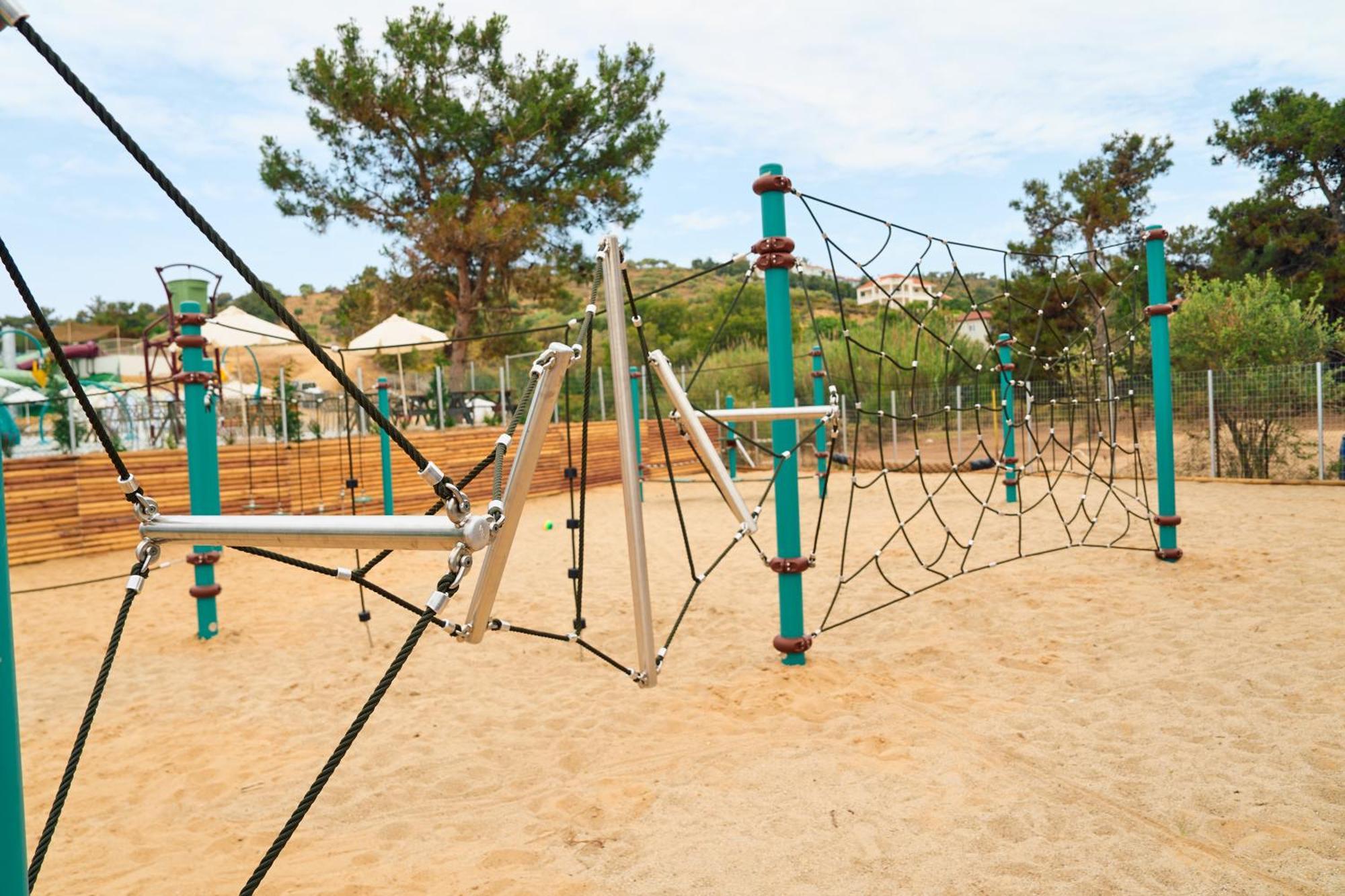 Zoe Hotel, Trypiti & Hive Water Park 4*