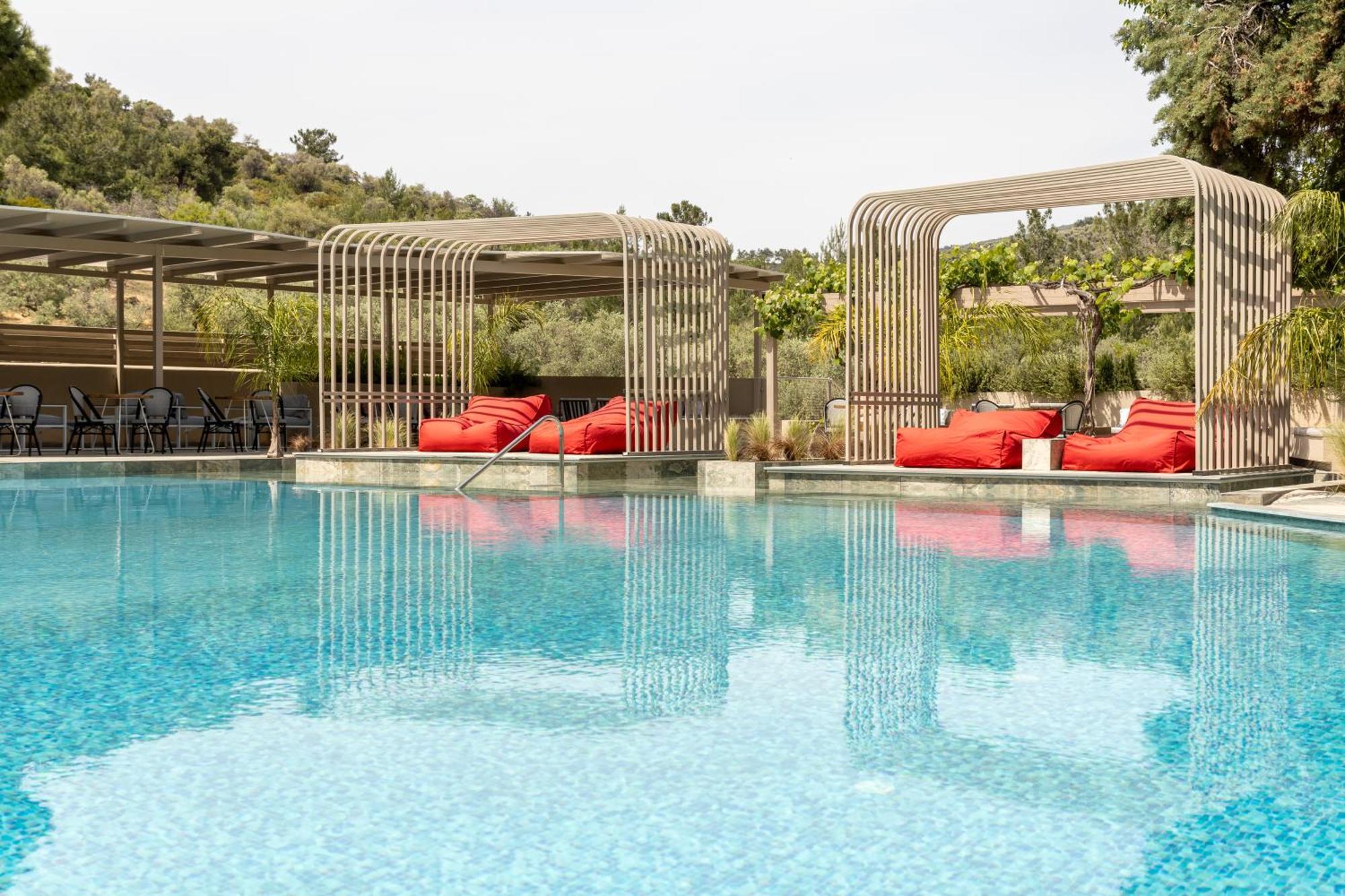 Zoe Hotel, Trypiti & Hive Water Park Hotel