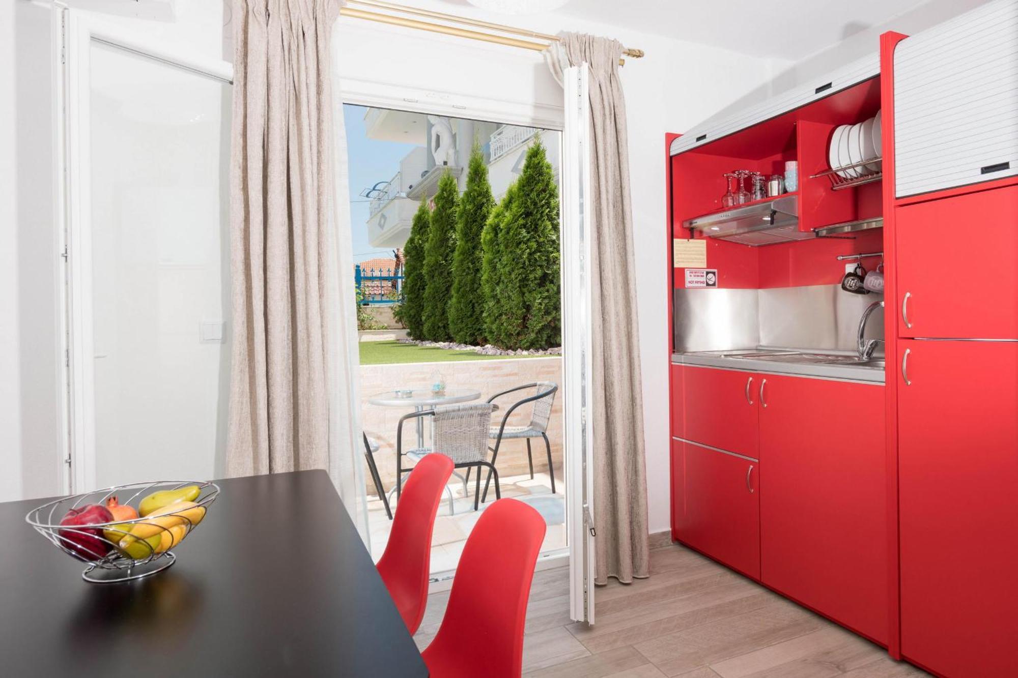 Stratos Deluxe Apartment *