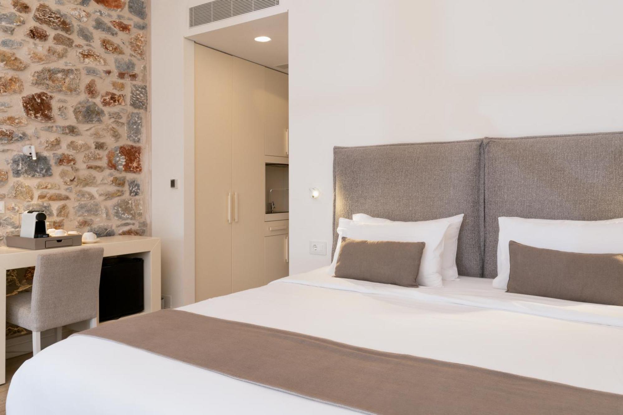 Hotel 100 Rizes Seaside Resort- Small Luxury Of The World
