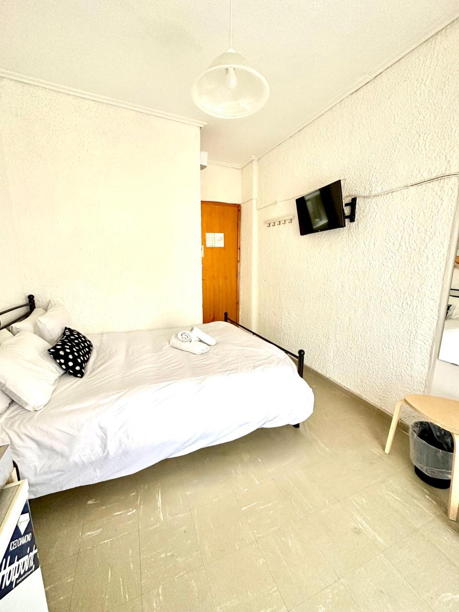 Katerina Aparthotel Neos Pirgos