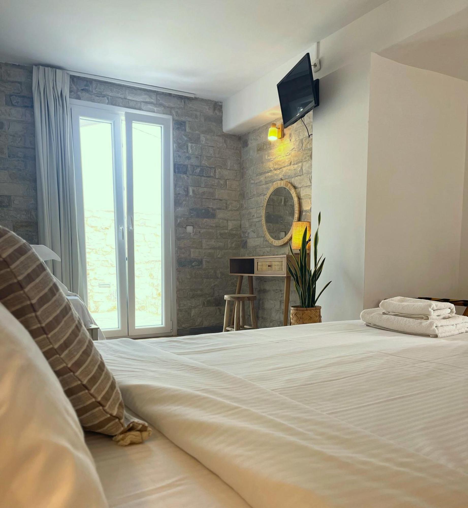 Hotel Adonis &