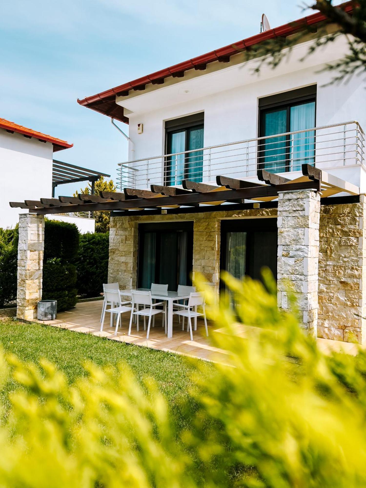 Friday Mood By Diomedes Group