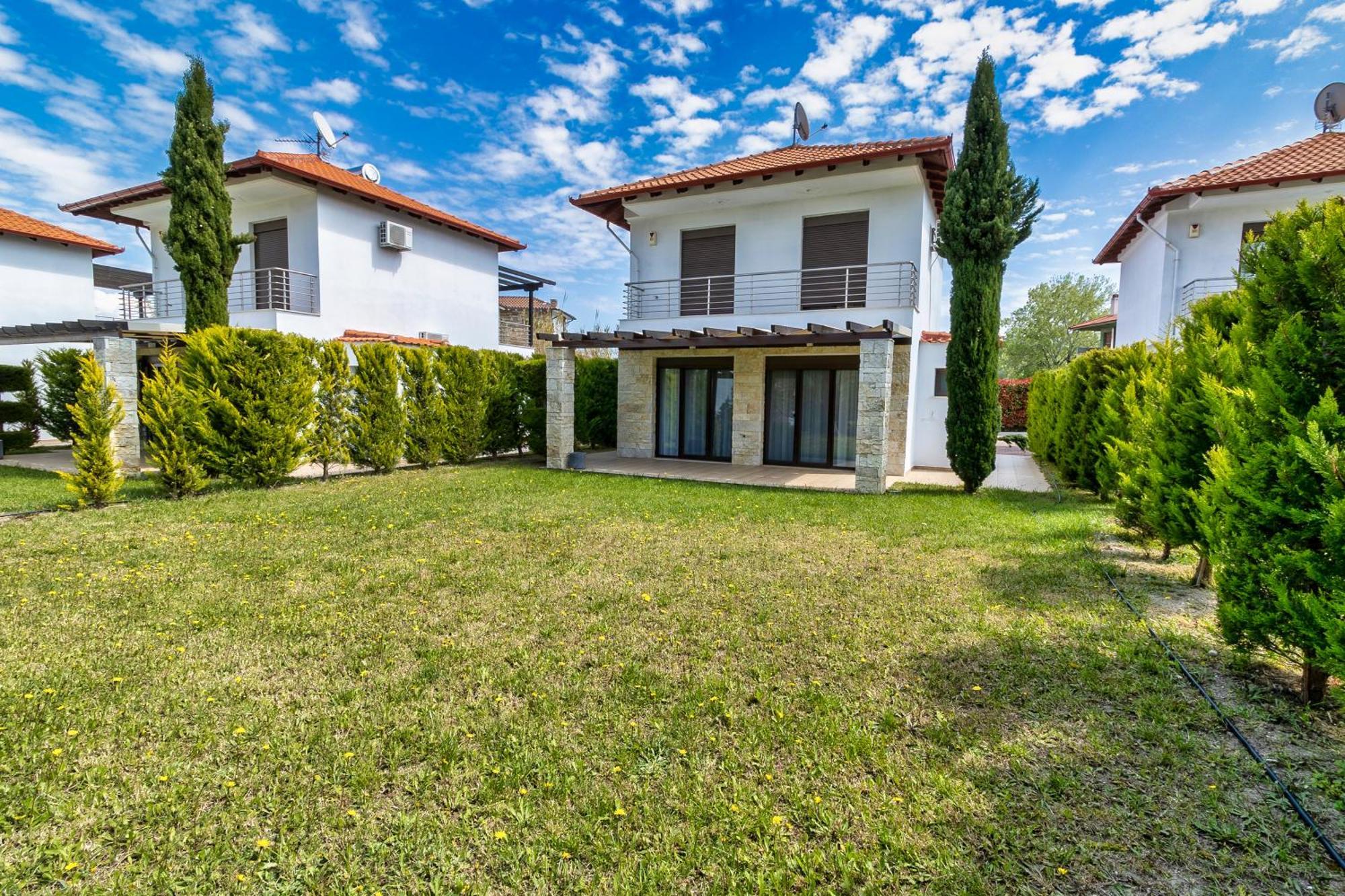 Villa Friday Mood By Diomedes Group