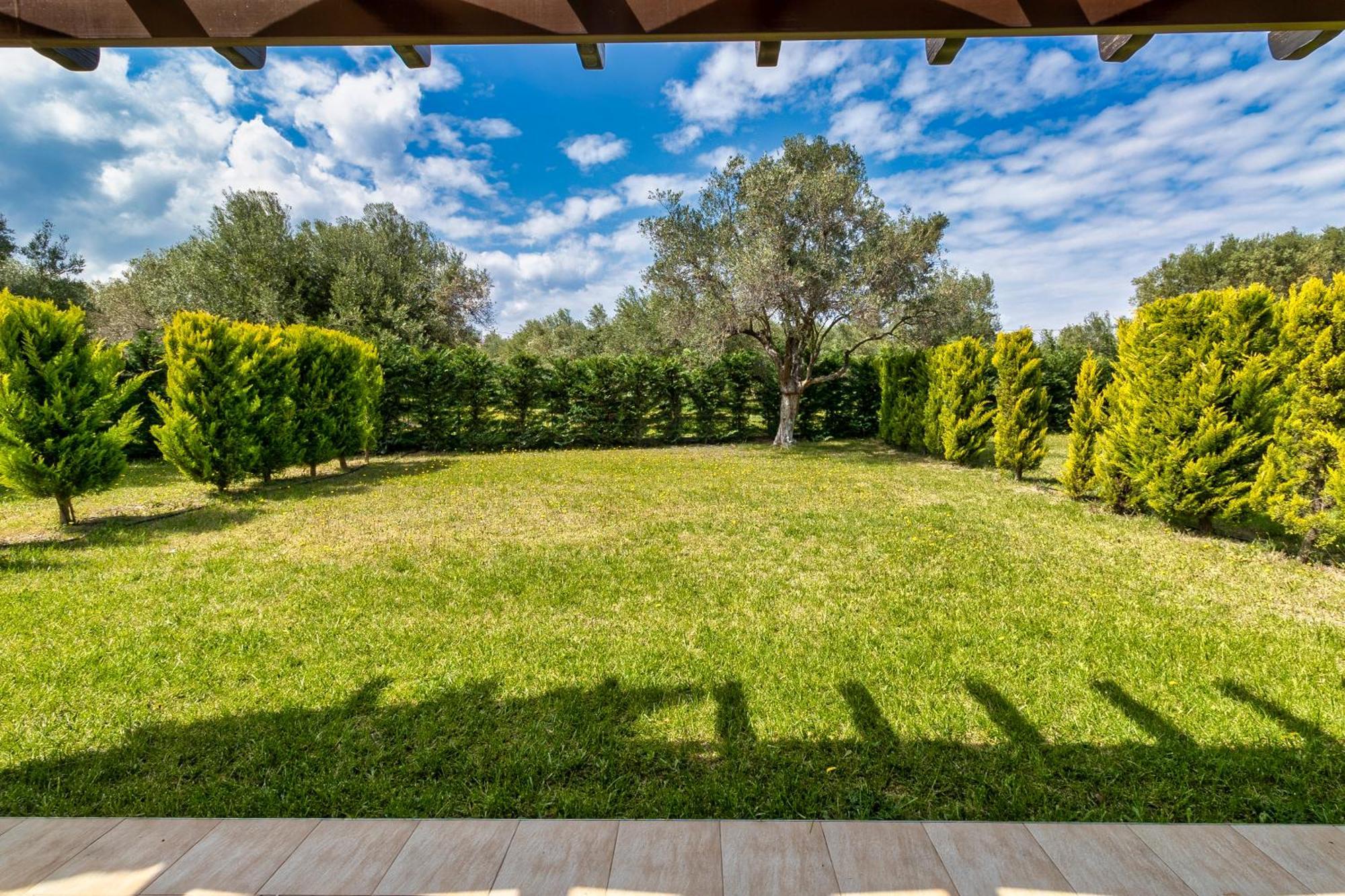 Villa Friday Mood By Diomedes Group *
