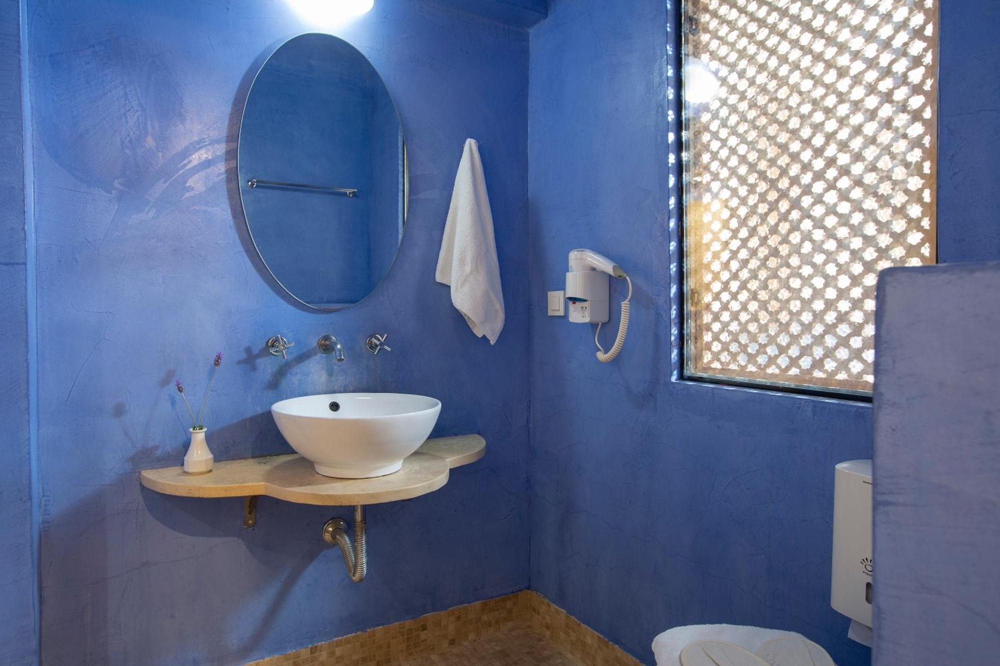 Hotel Red Tower 4*