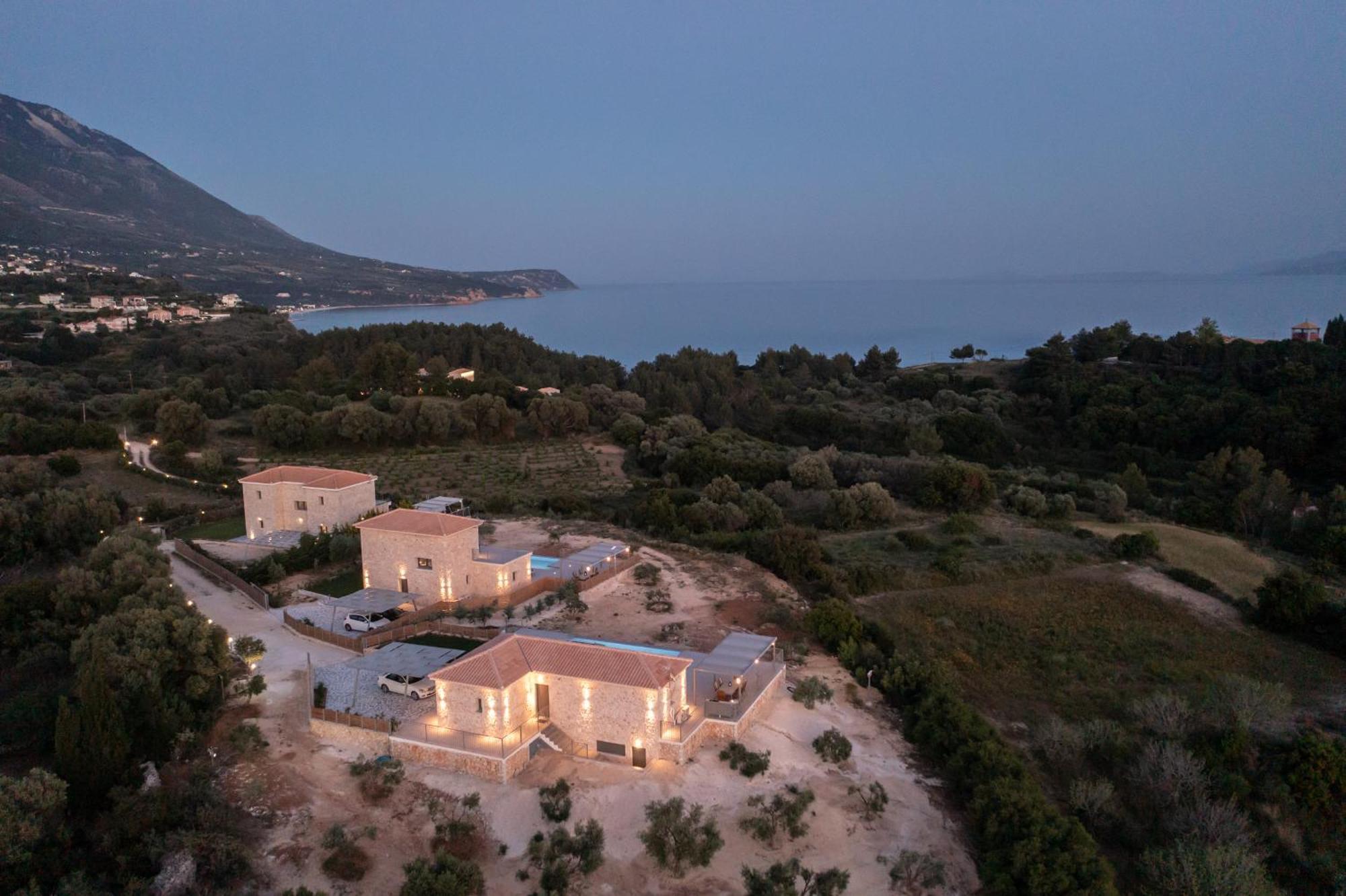 Kefalonia Stone - Petros Kefalonica