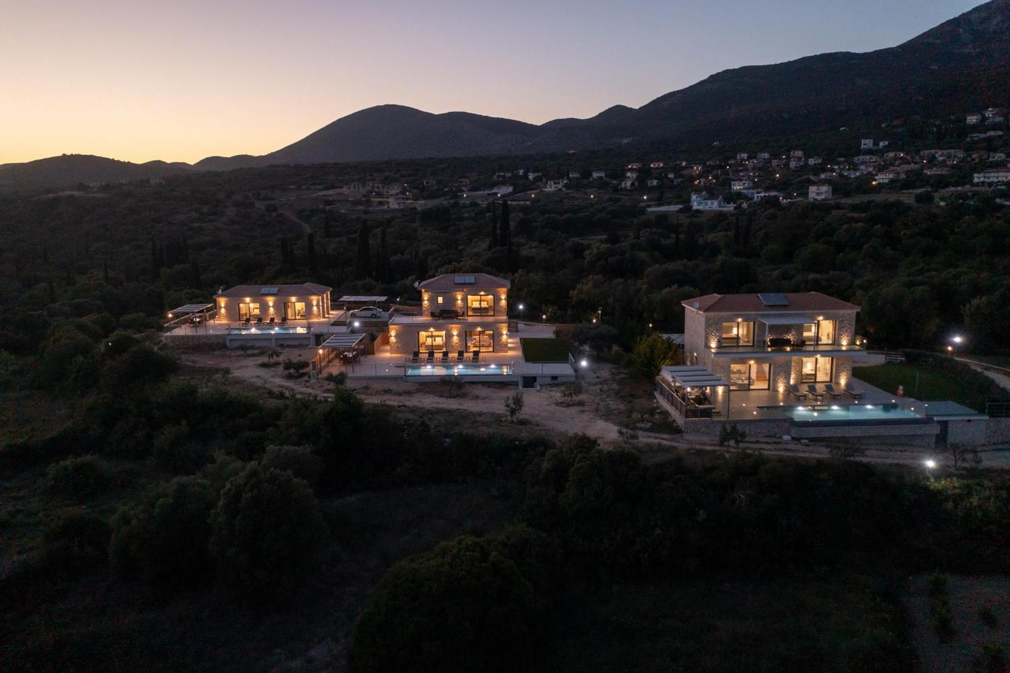 Kefalonia Stone - Petros Kefalonica