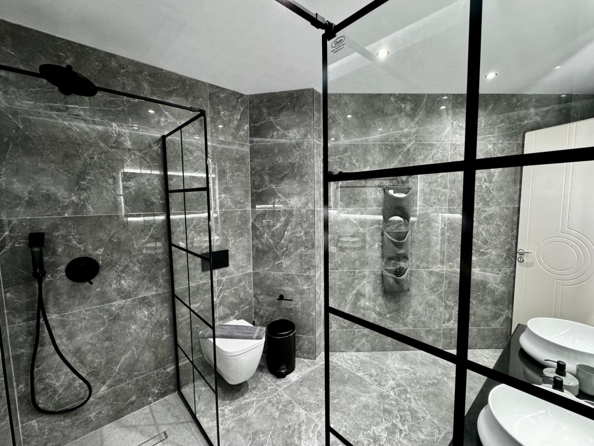 Monte Smith Luxury