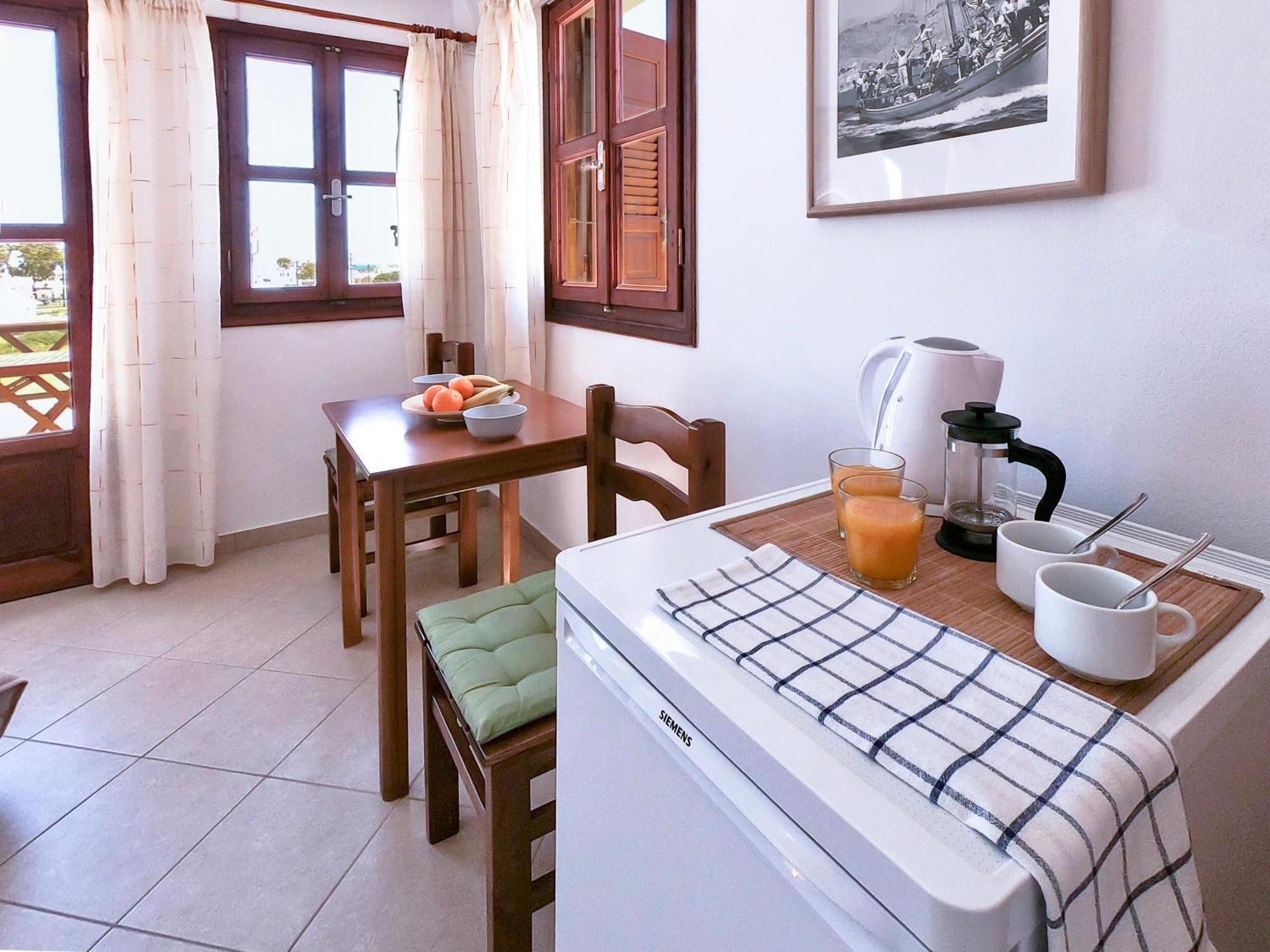 Almyra Apartment Perissa (Santorini)