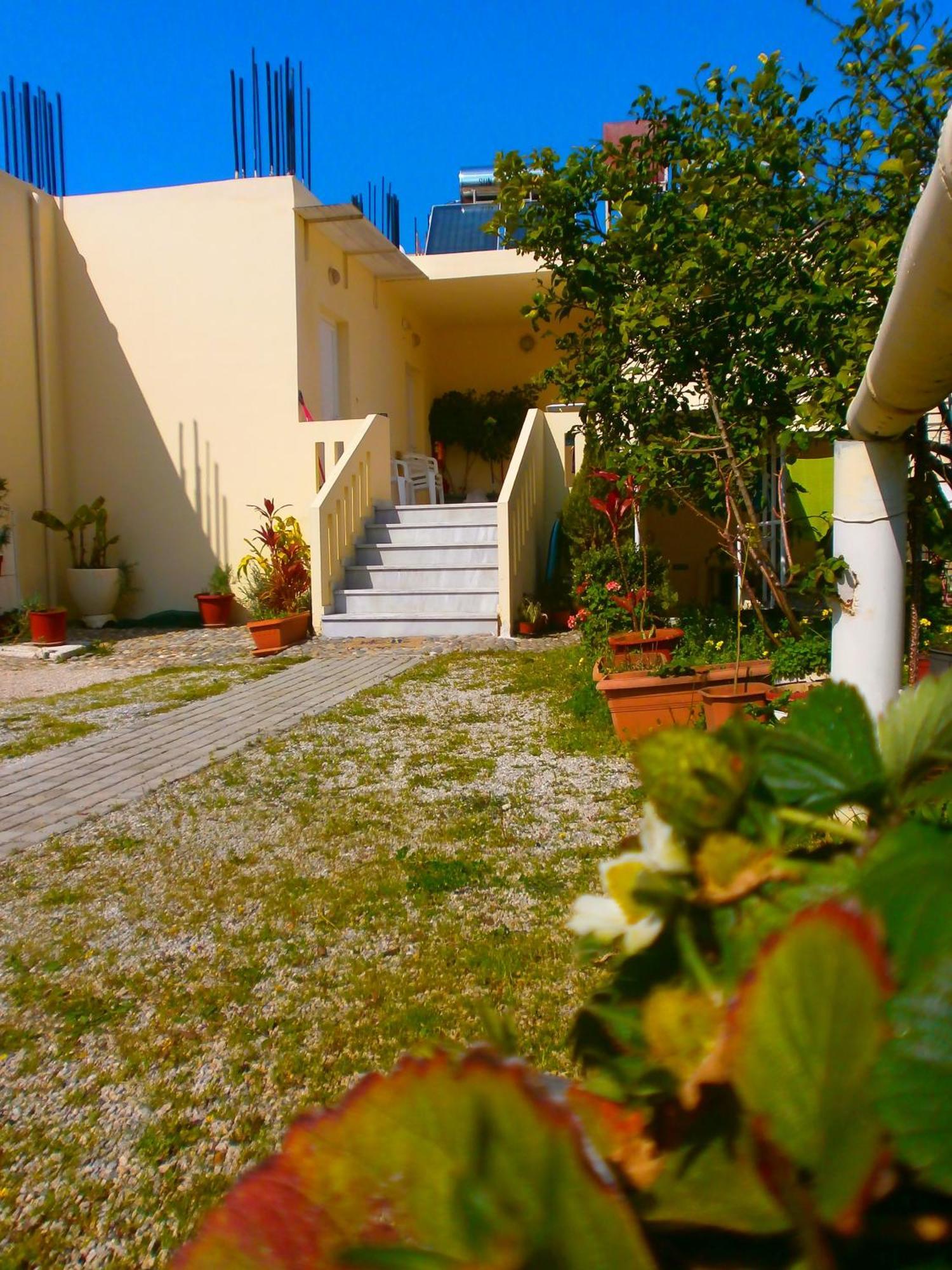 Zinovia Apartment