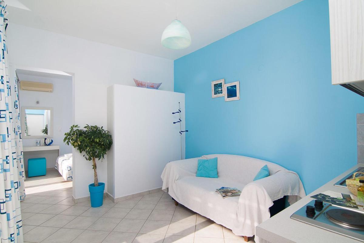 Skinos Apartment *