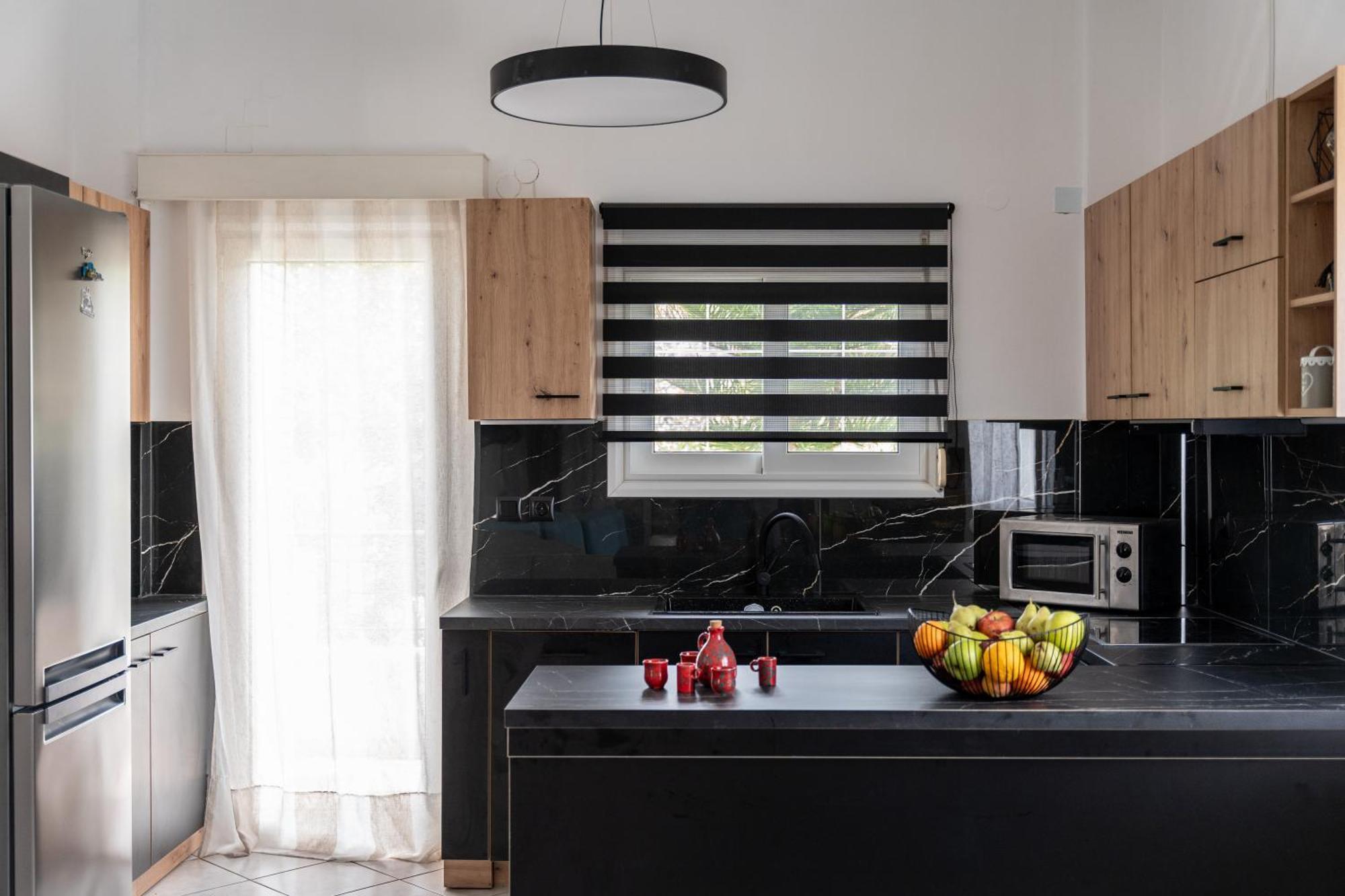 Ventus, 40sqm Private Pool & Hot Tub! Roussospition