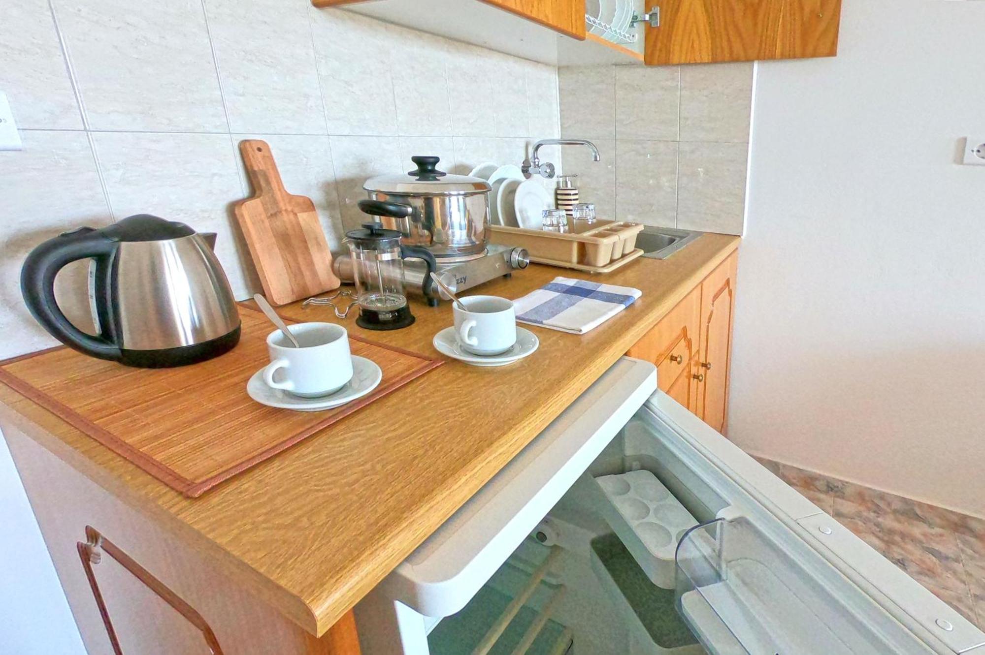 Almyra Apartment