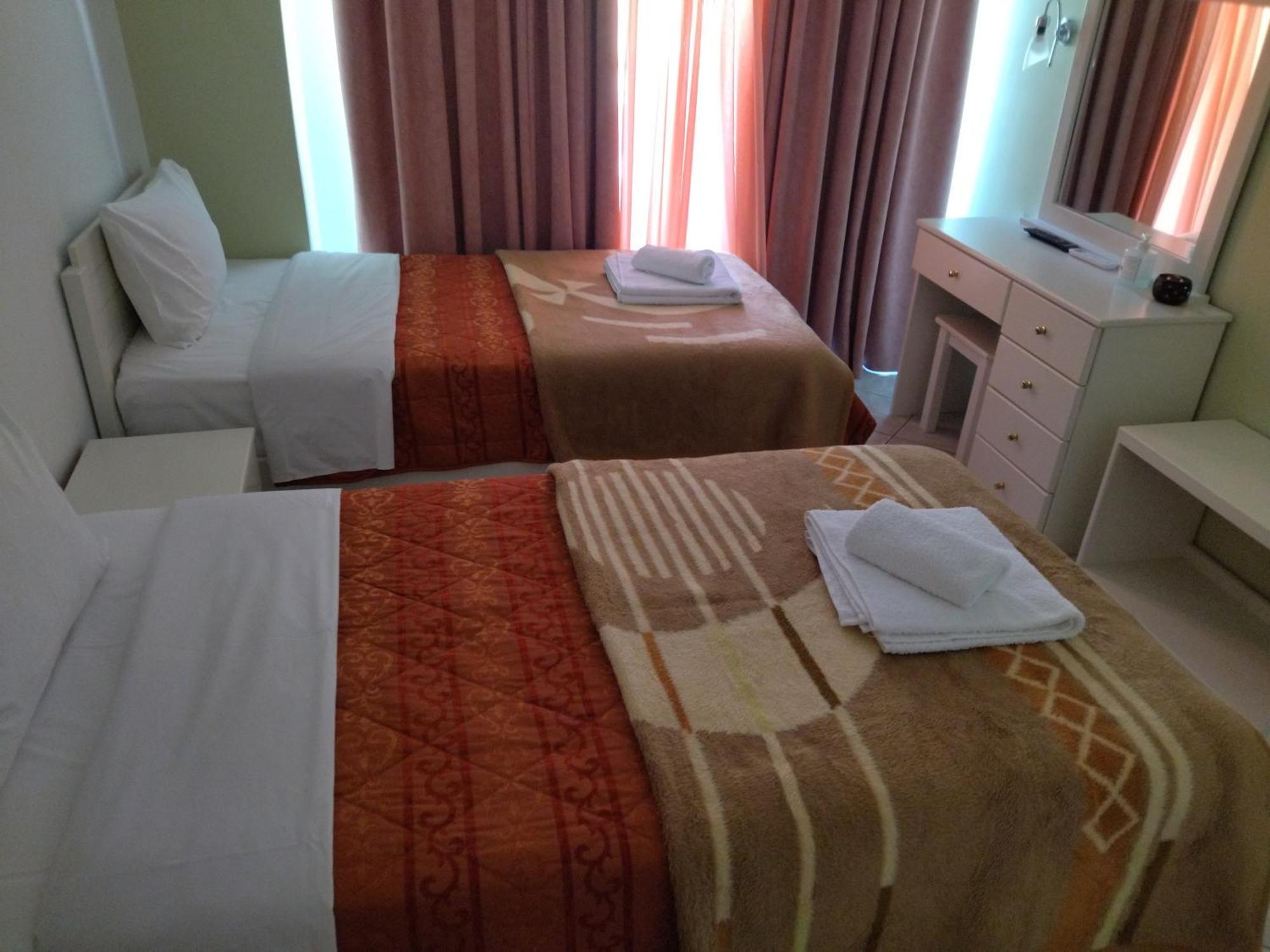 Chrisi Akti Guest house