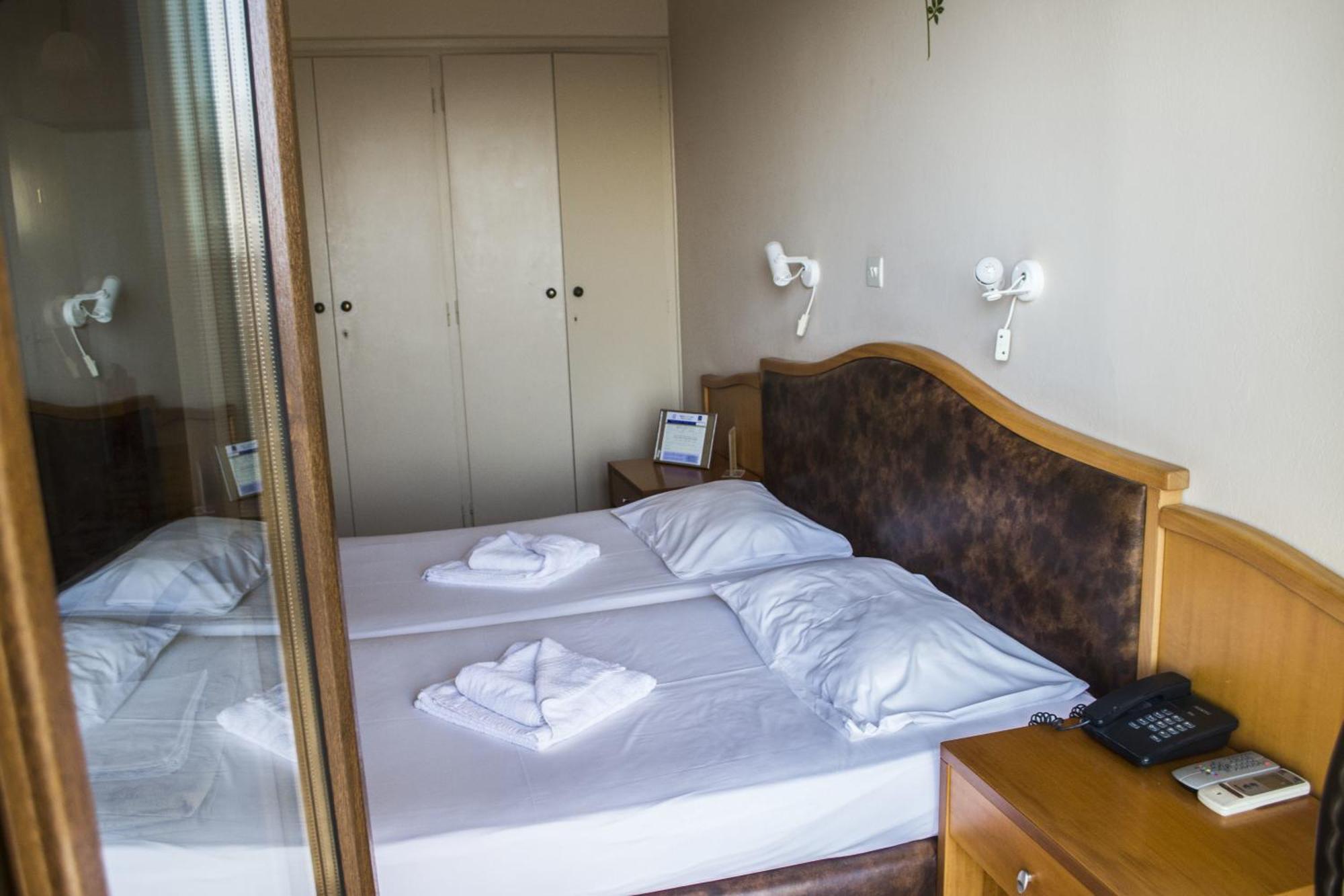Hotel Sappho 2*