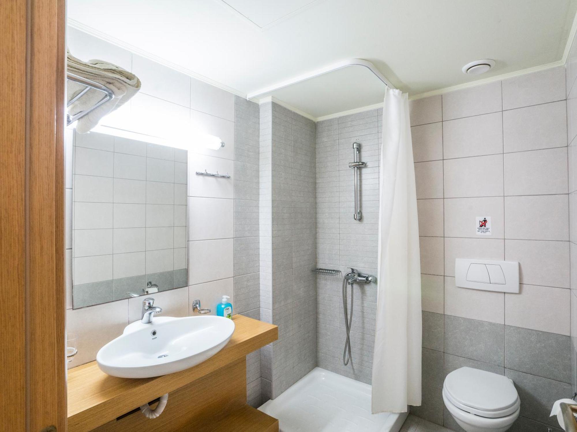 Athina Aparthotel 3*