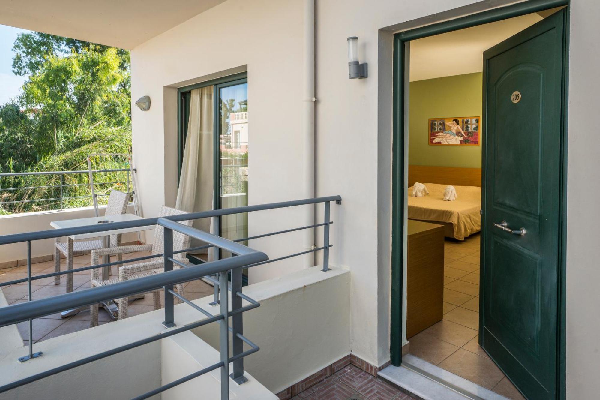 Athina Aparthotel