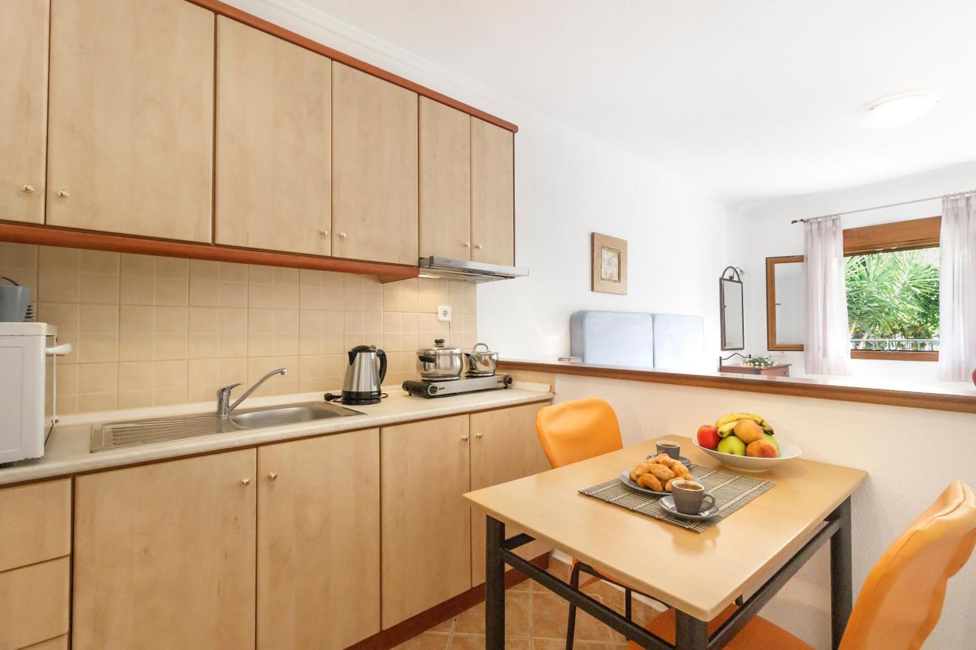 Maltinas House Aparthotel