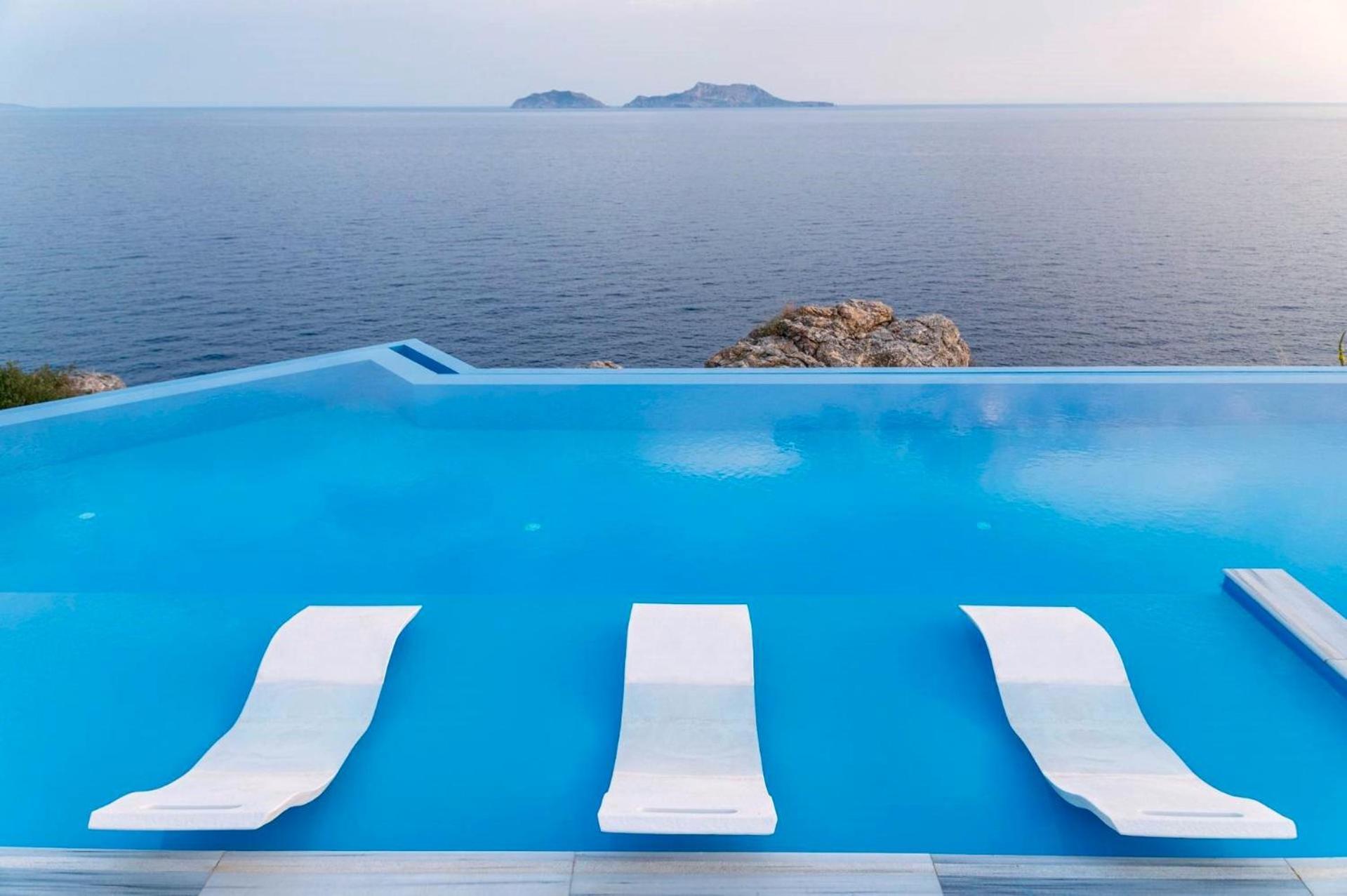 Seafront Luxury With Infinity Pool & Devine Views! * Agios Pavlos (Rethymno)
