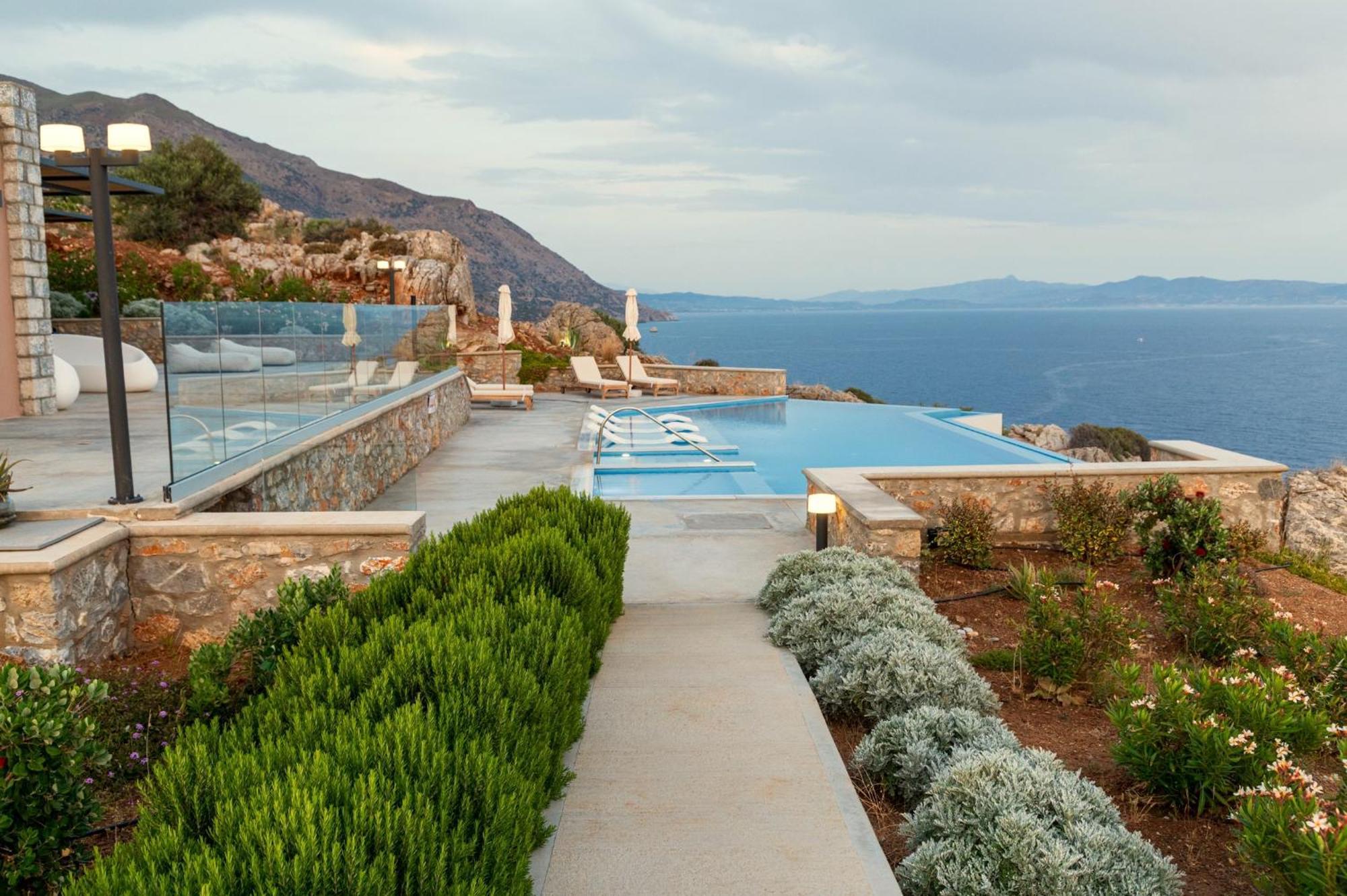 Seafront Luxury With Infinity Pool & Devine Views! Agios Pavlos (Rethymno)