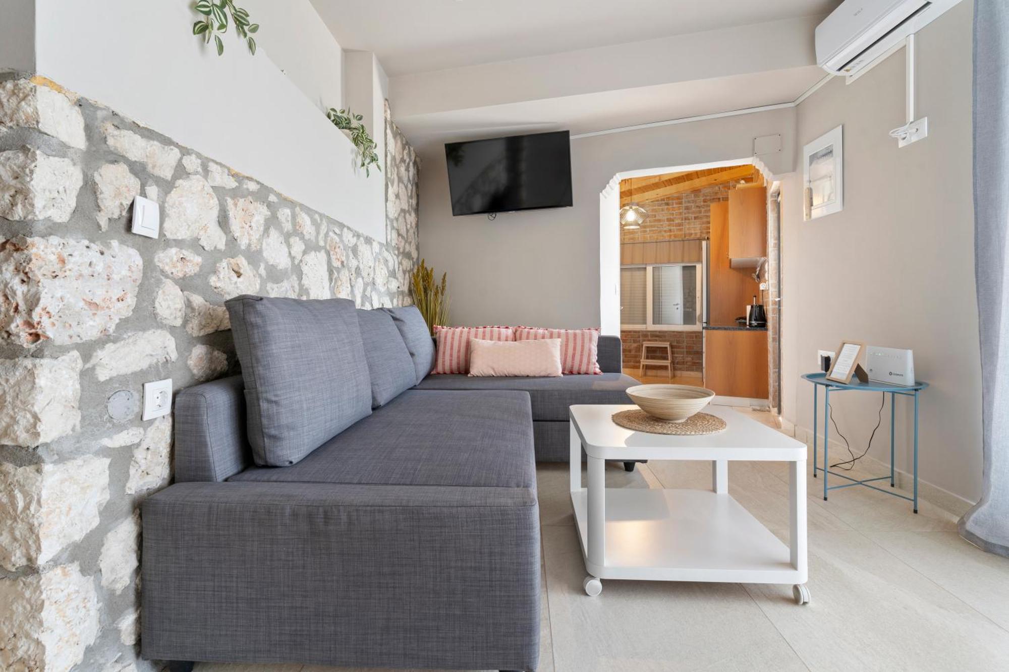 Marcon Stone House Nikiana